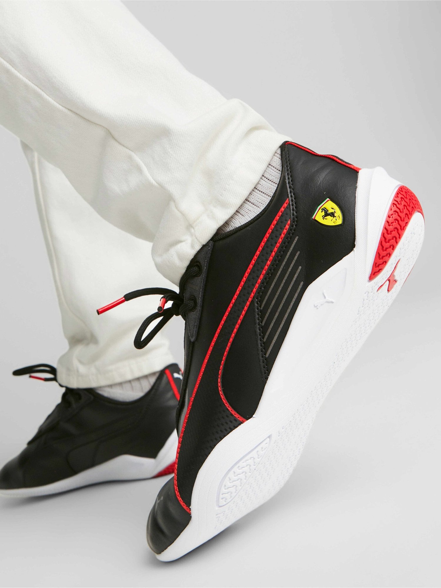 PUMA Обувки Ferrari R-Cat Machina