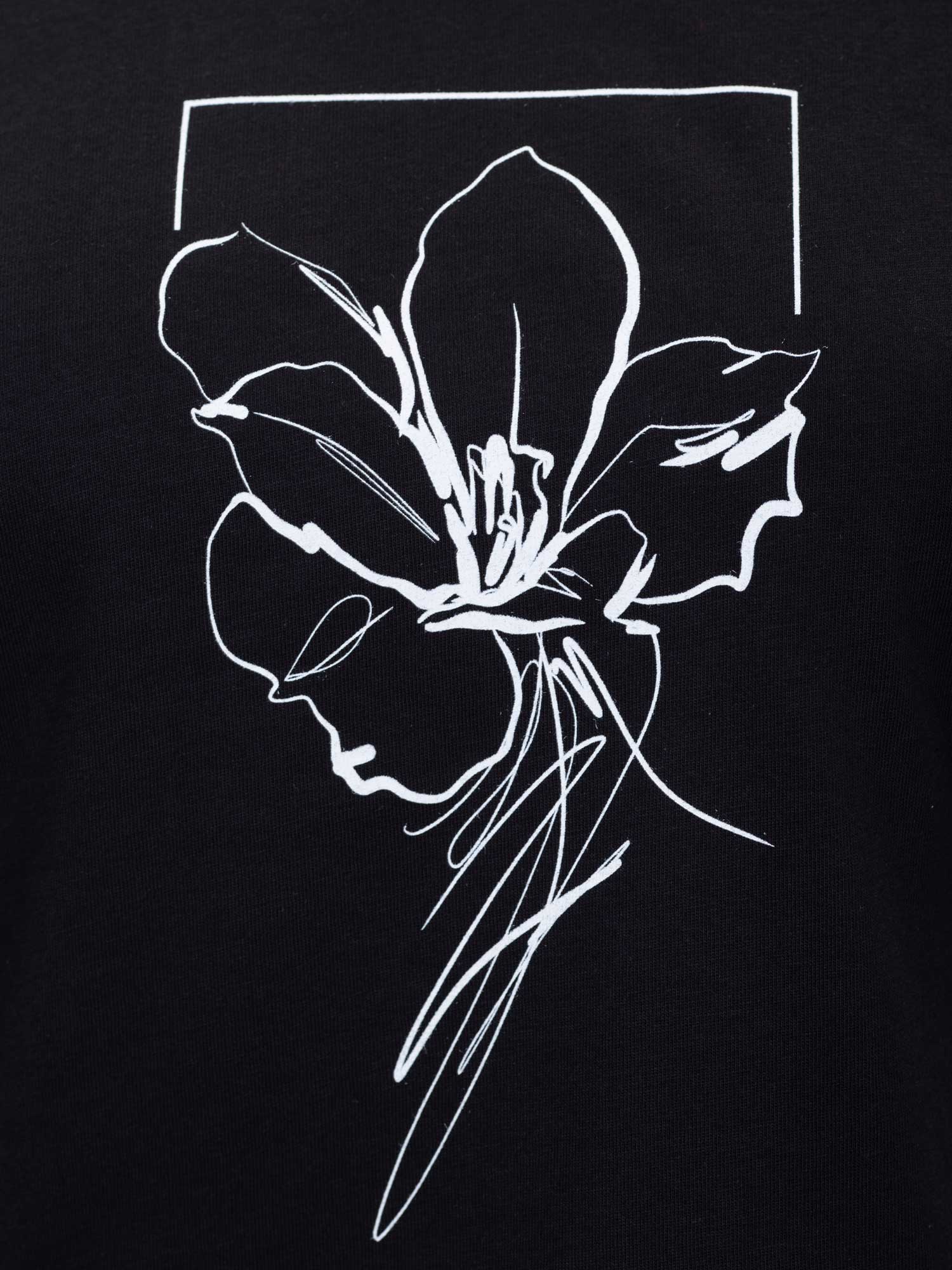 BRILLE Тениска FLOWERS GRAPHIC