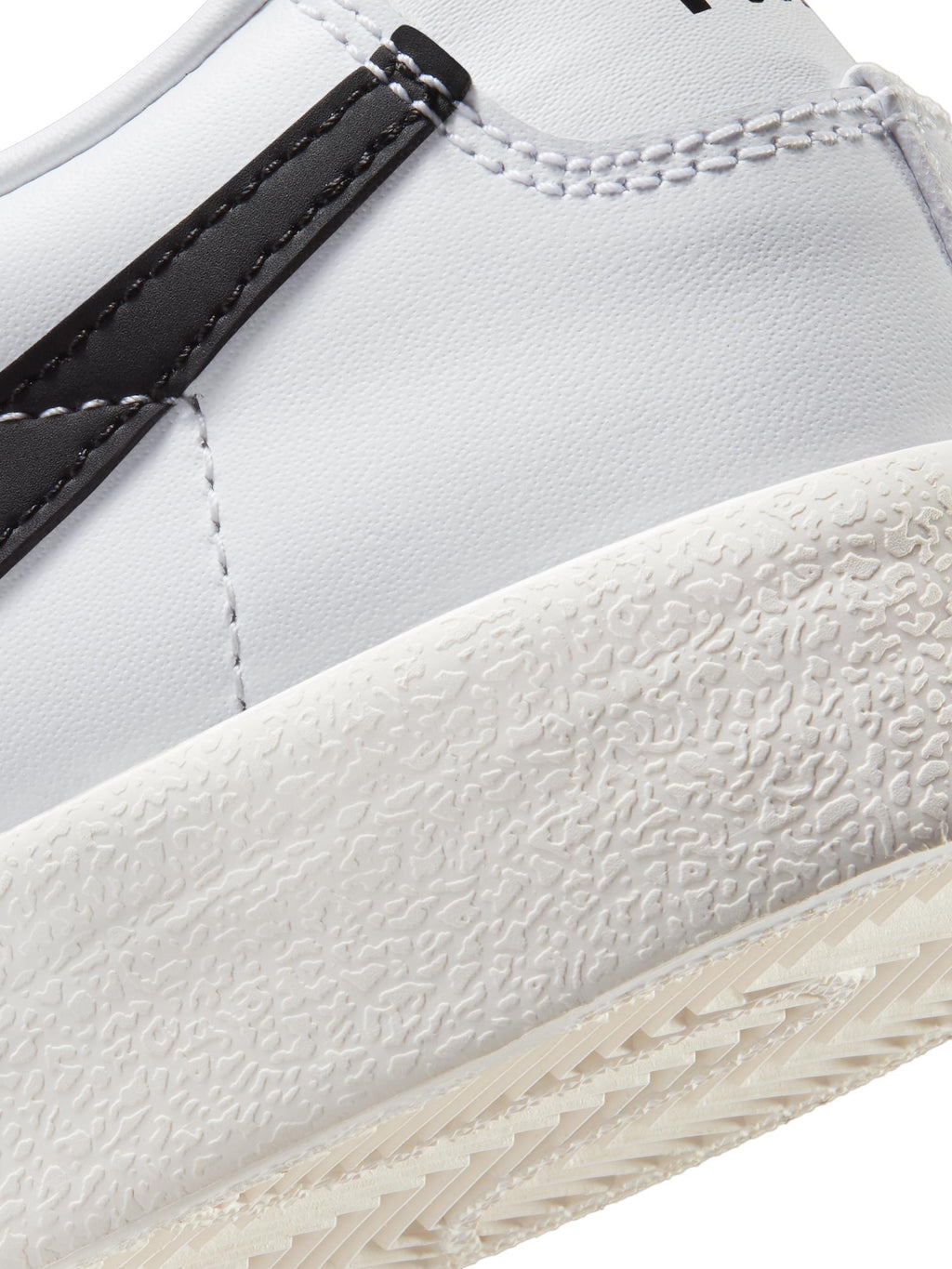 NIKE Обувки BLAZER LOW 77 VNTG