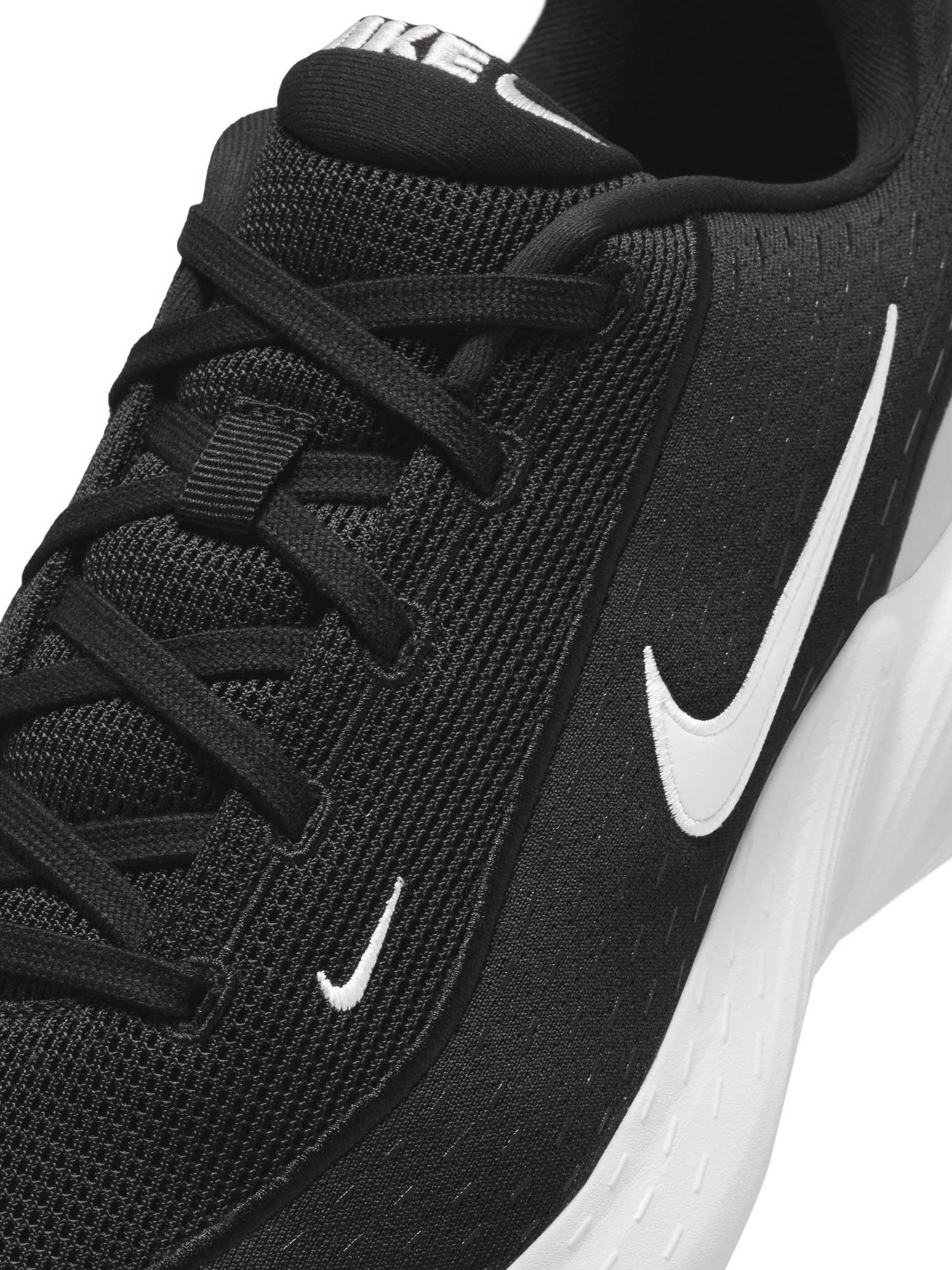 NIKE Обувки UPLIFT SC