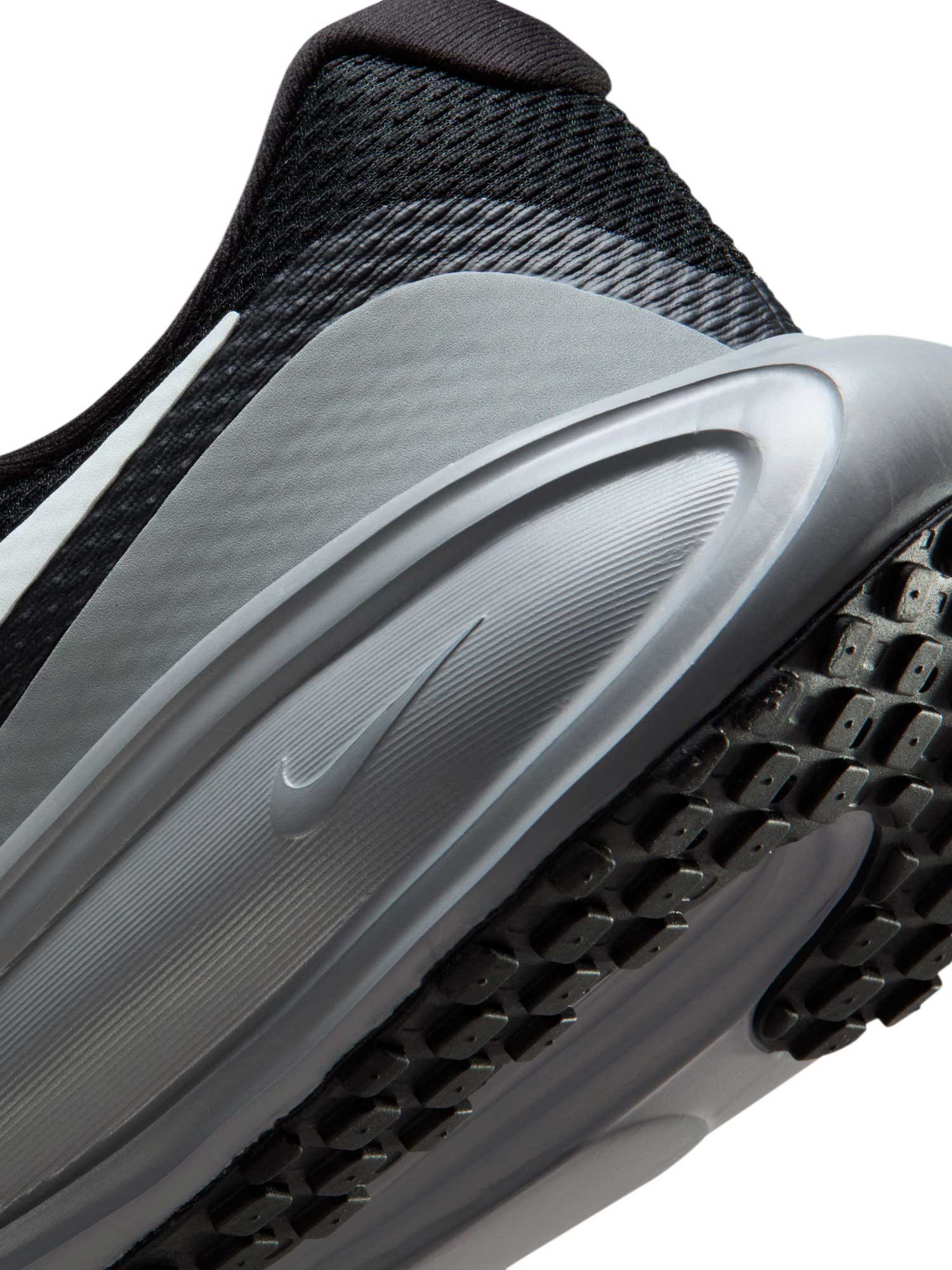 NIKE Обувки REVOLUTION 8