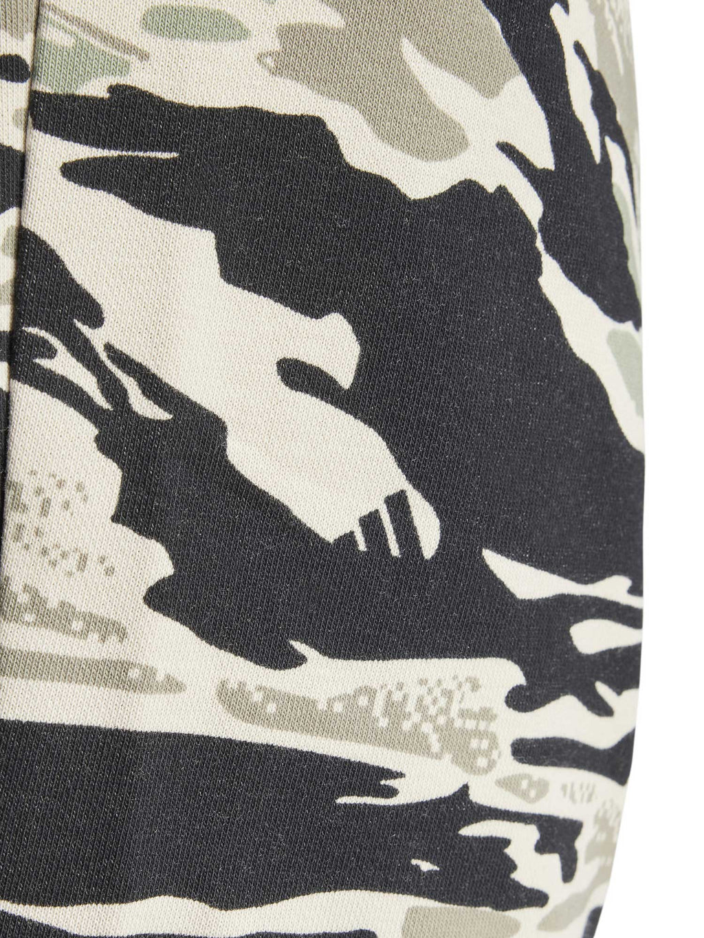 ADIDAS SPORTSWEAR Къси панталони Seasonal Essentials Camo Shorts