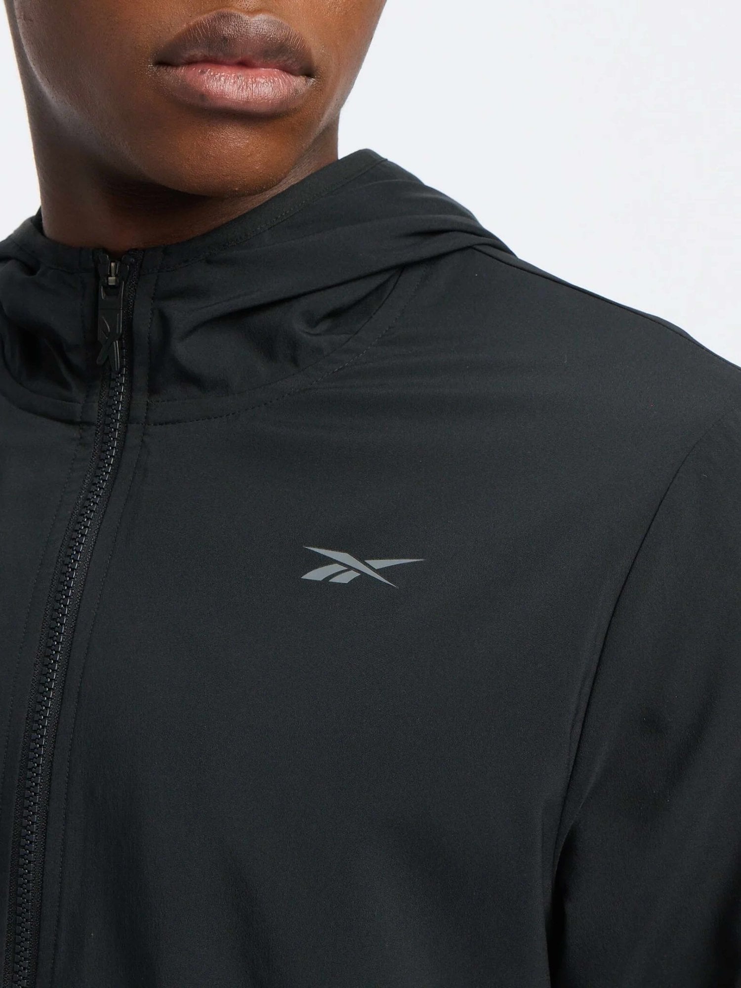 REEBOK Ветровка ID TRAIN WOVEN JACKET