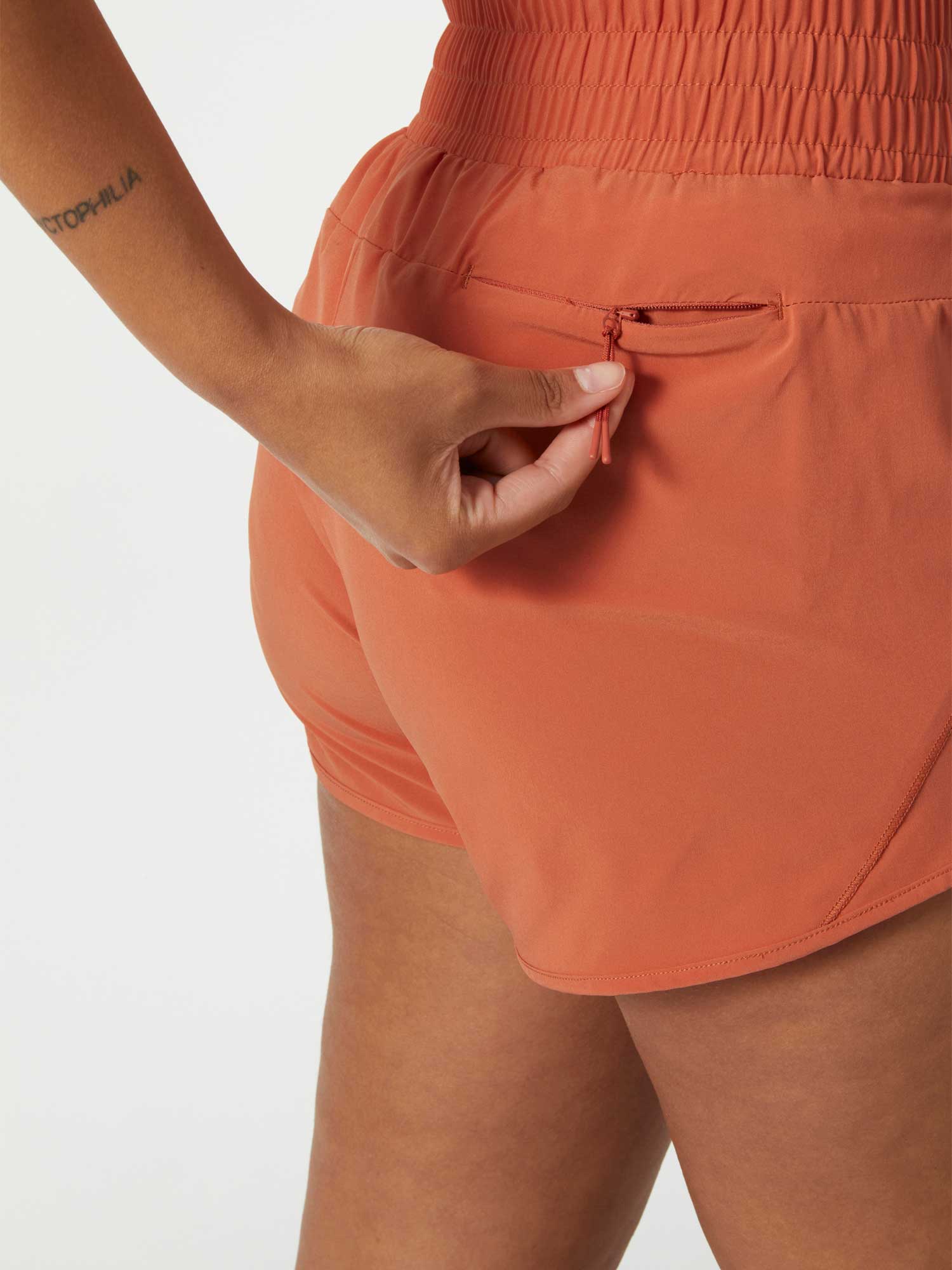 HELLY HANSEN Къси панталони W TECH TRAIL SHORTS