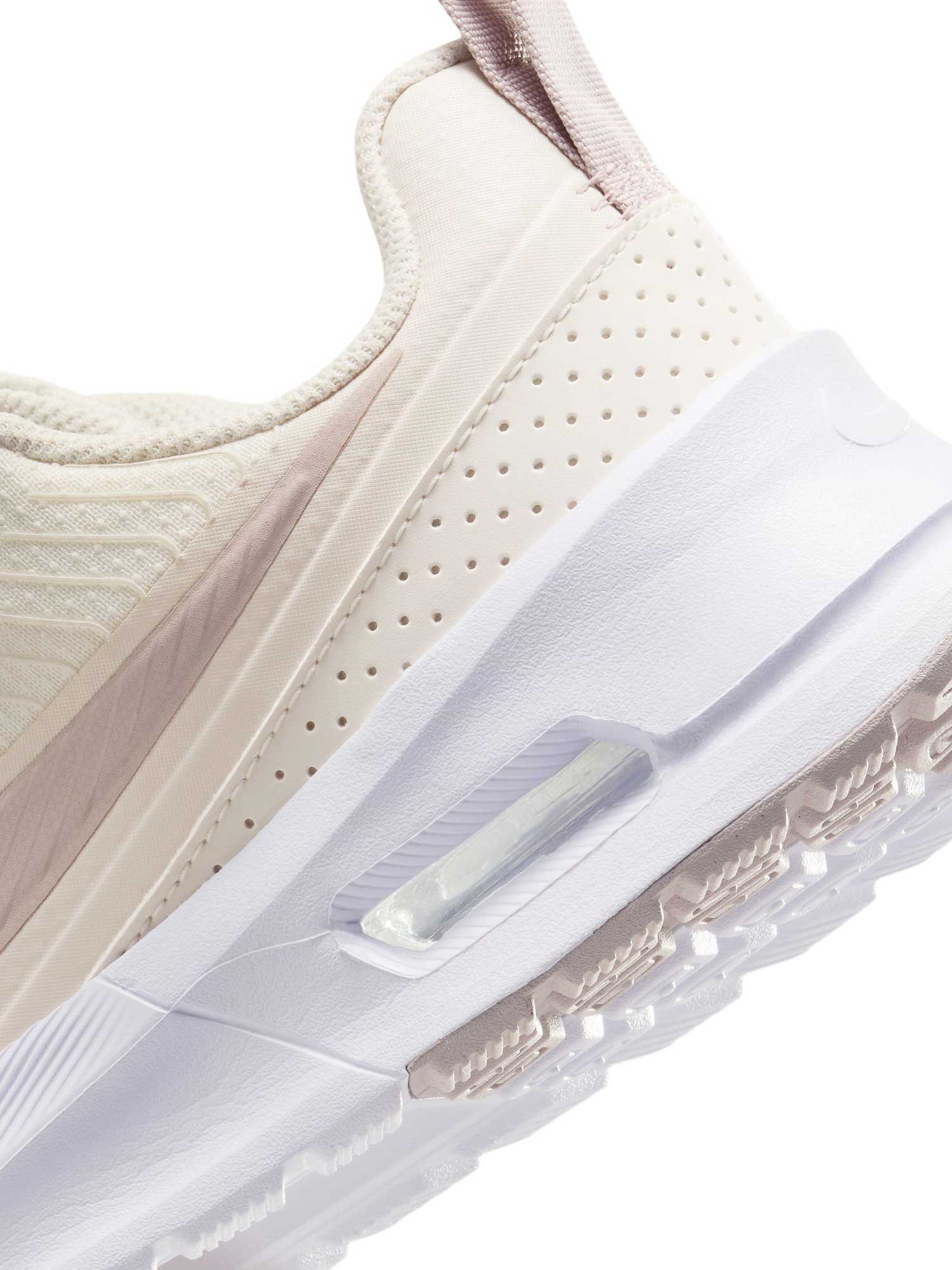 NIKE Обувки W AIR MAX NUAXIS
