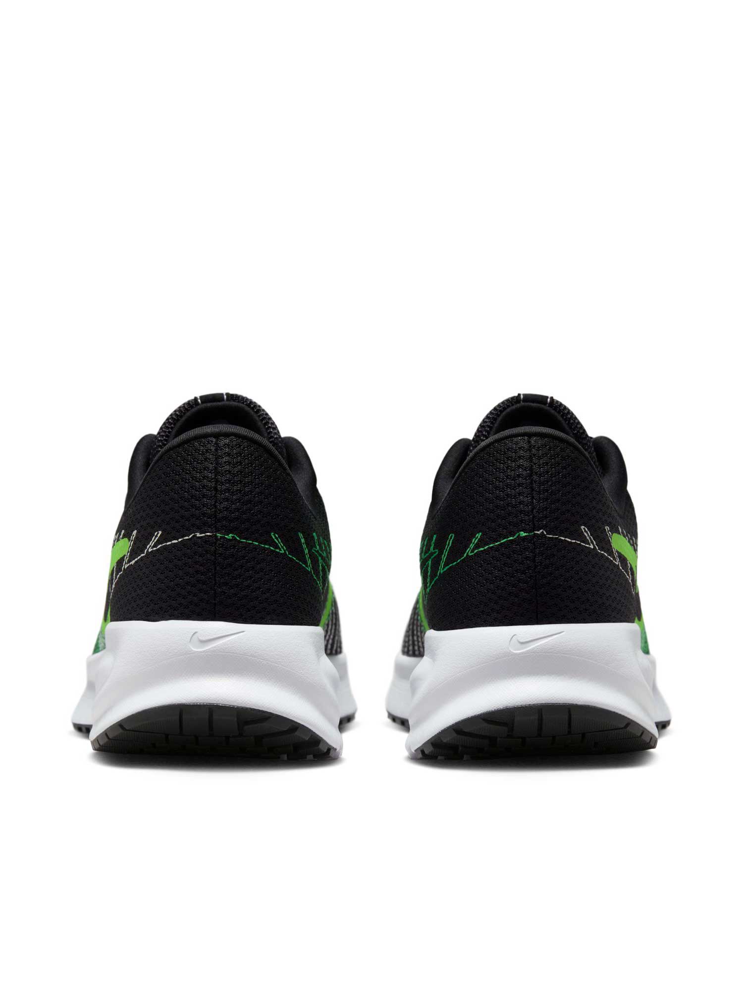 NIKE Обувки RUN DEFY