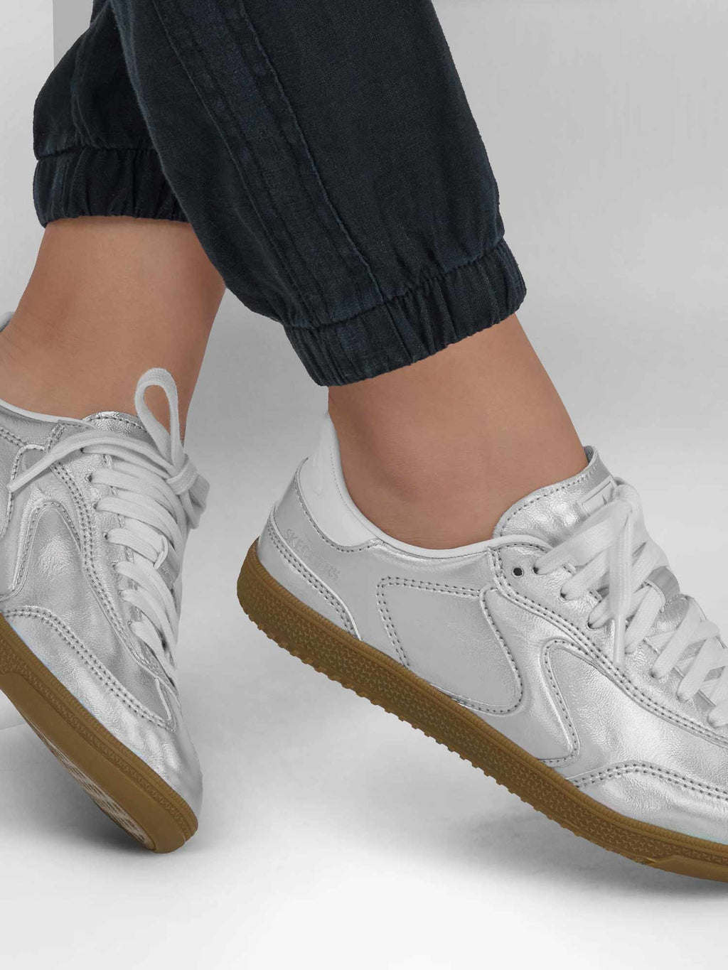 SKECHERS Обувки HOTSHOT