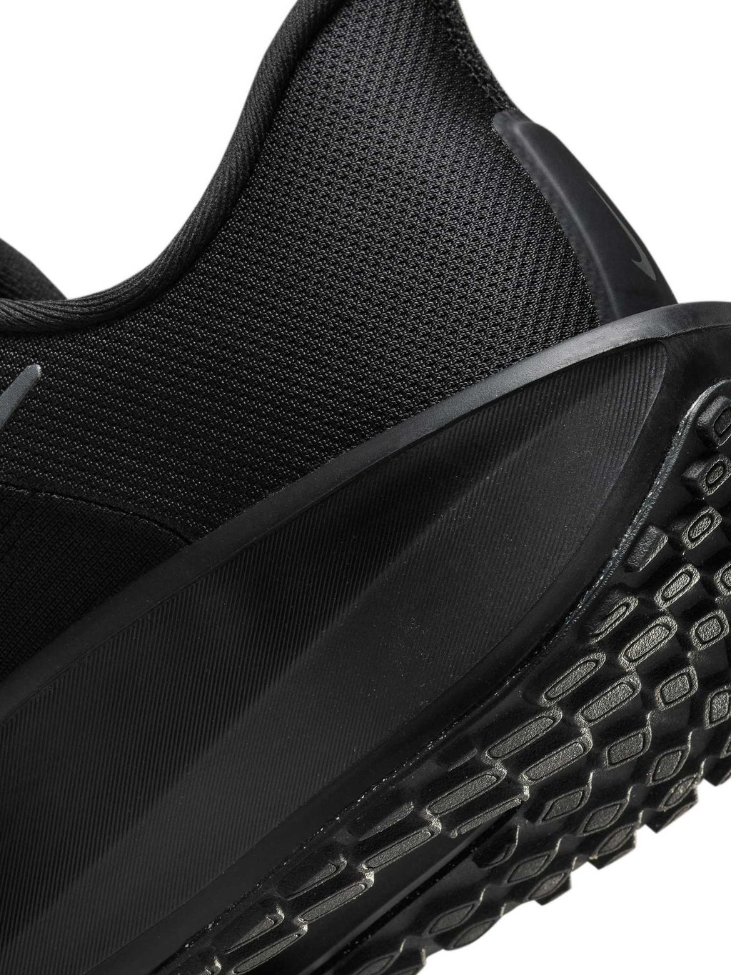 NIKE Обувки QUEST 6