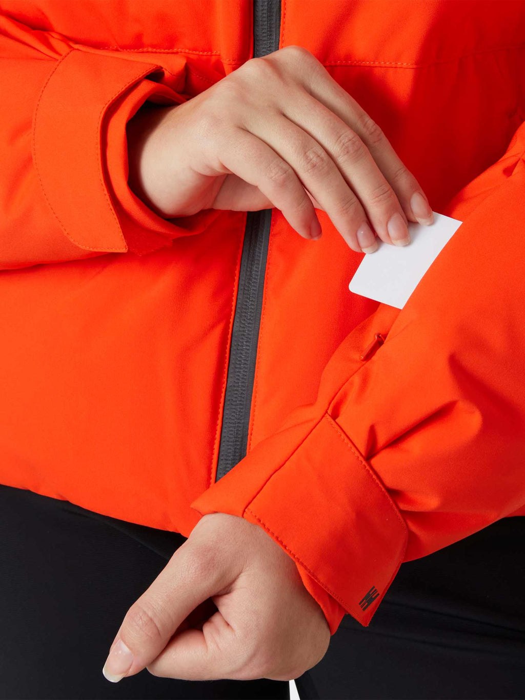 HELLY HANSEN Ски яке W NORA SHORT PUFFY JACKET