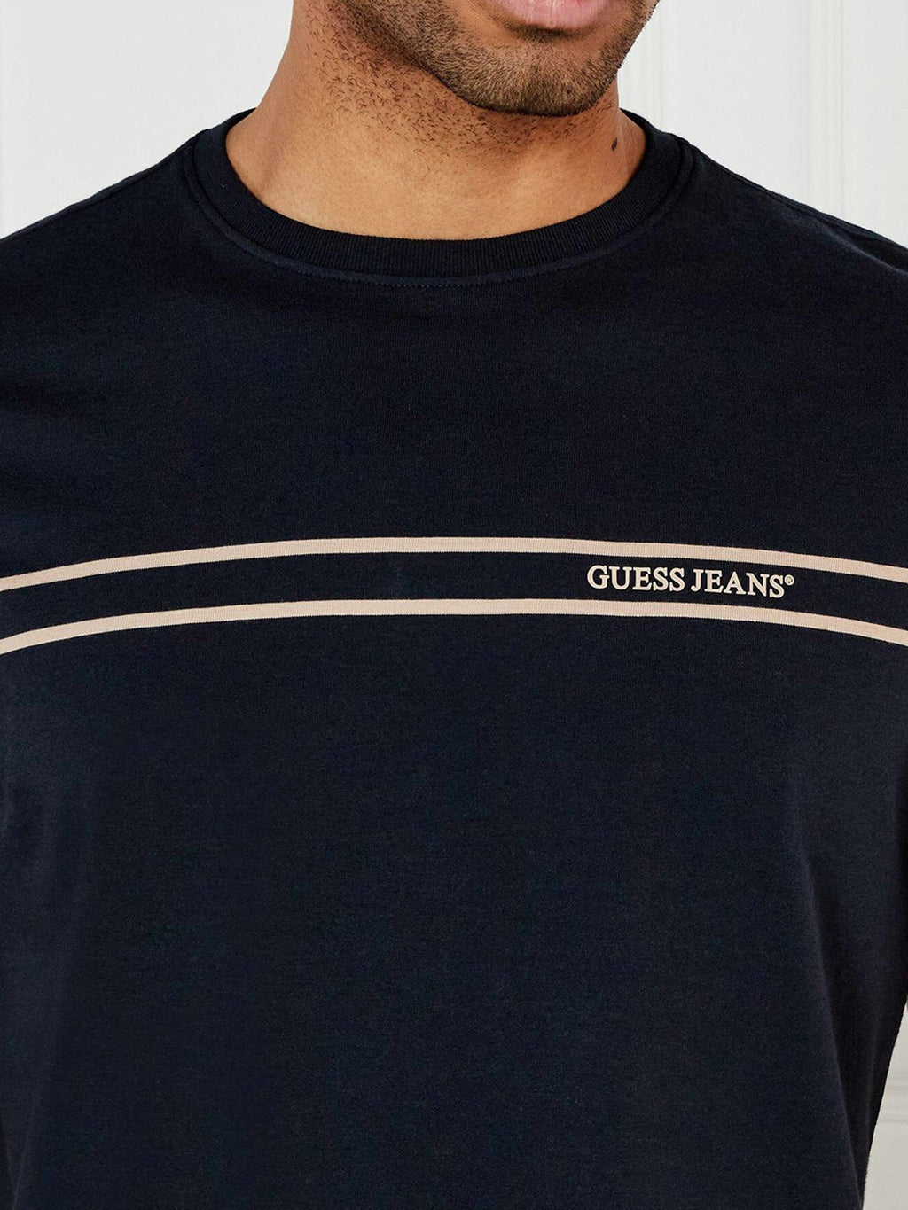 GUESS JEANS Тениска GJ SS CN REG CHEST STRIPE TEE