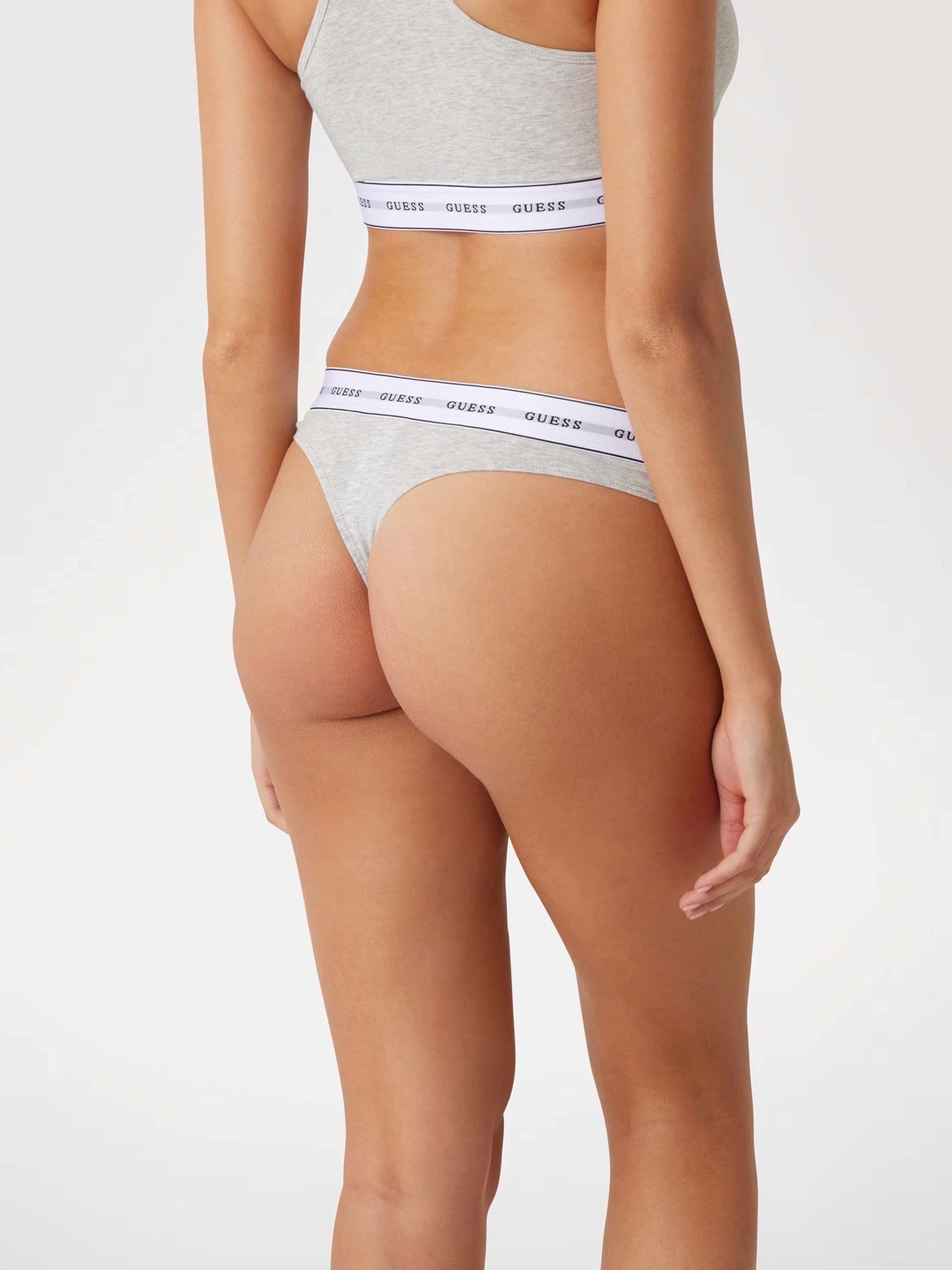 GUESS Бельо CARRIE THONG