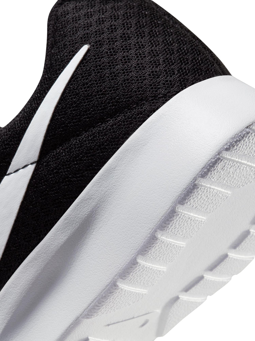 NIKE Обувки WMNS TANJUN