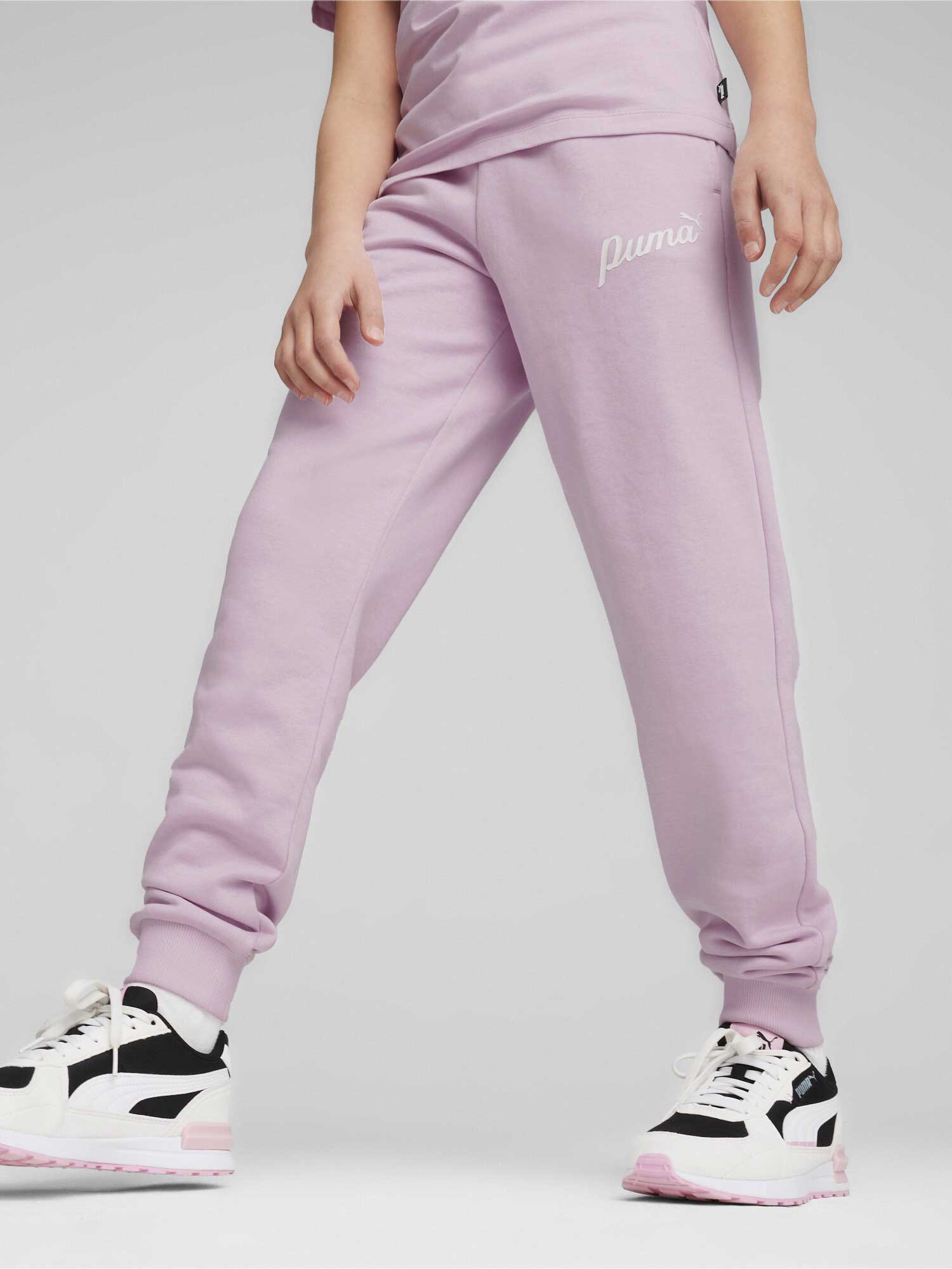 PUMA Спортно долнище ESS+ BLOSSOM Sweatpants G