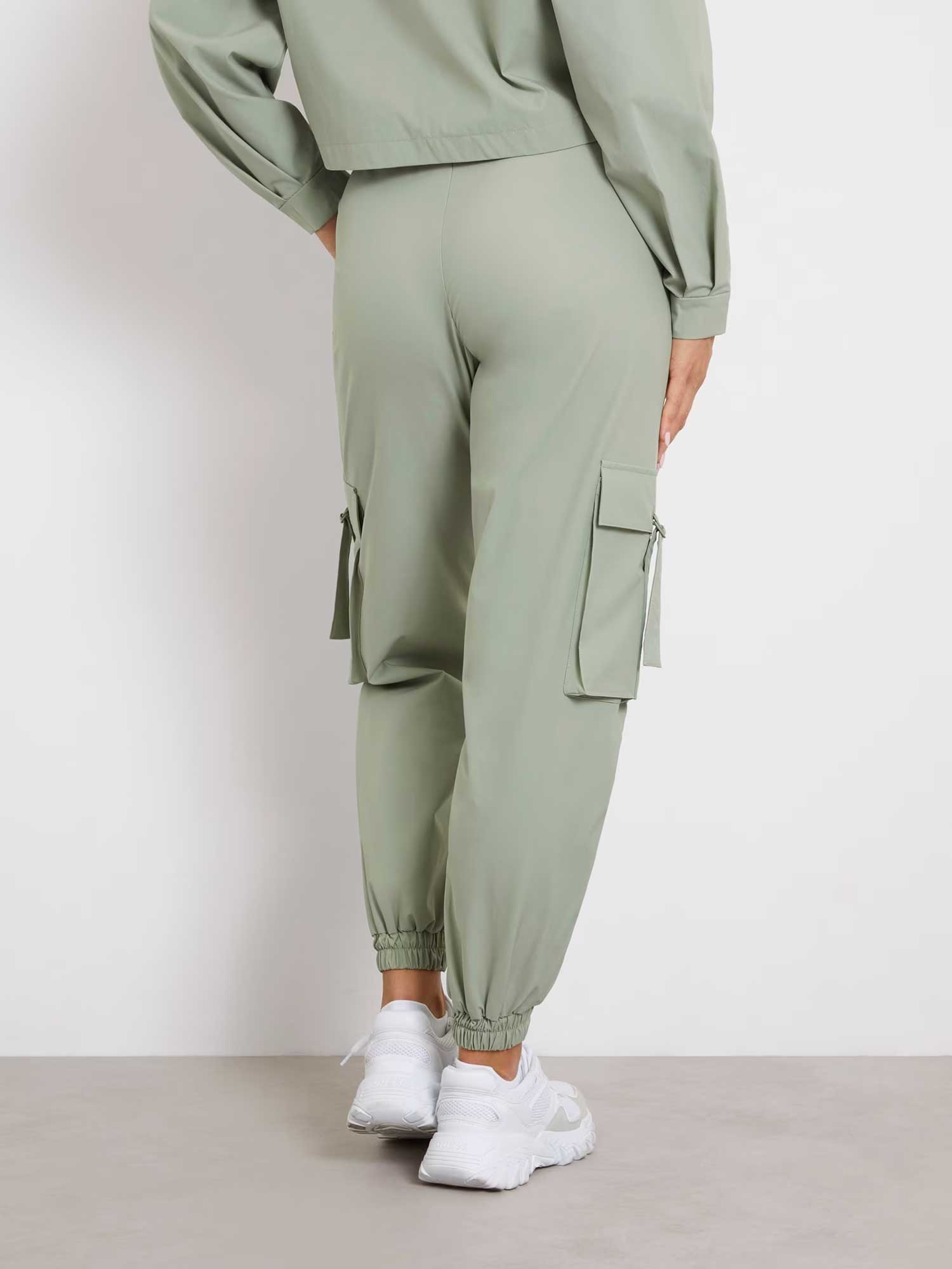 GUESS Спортно долнище AURLIE CARGO PANTS