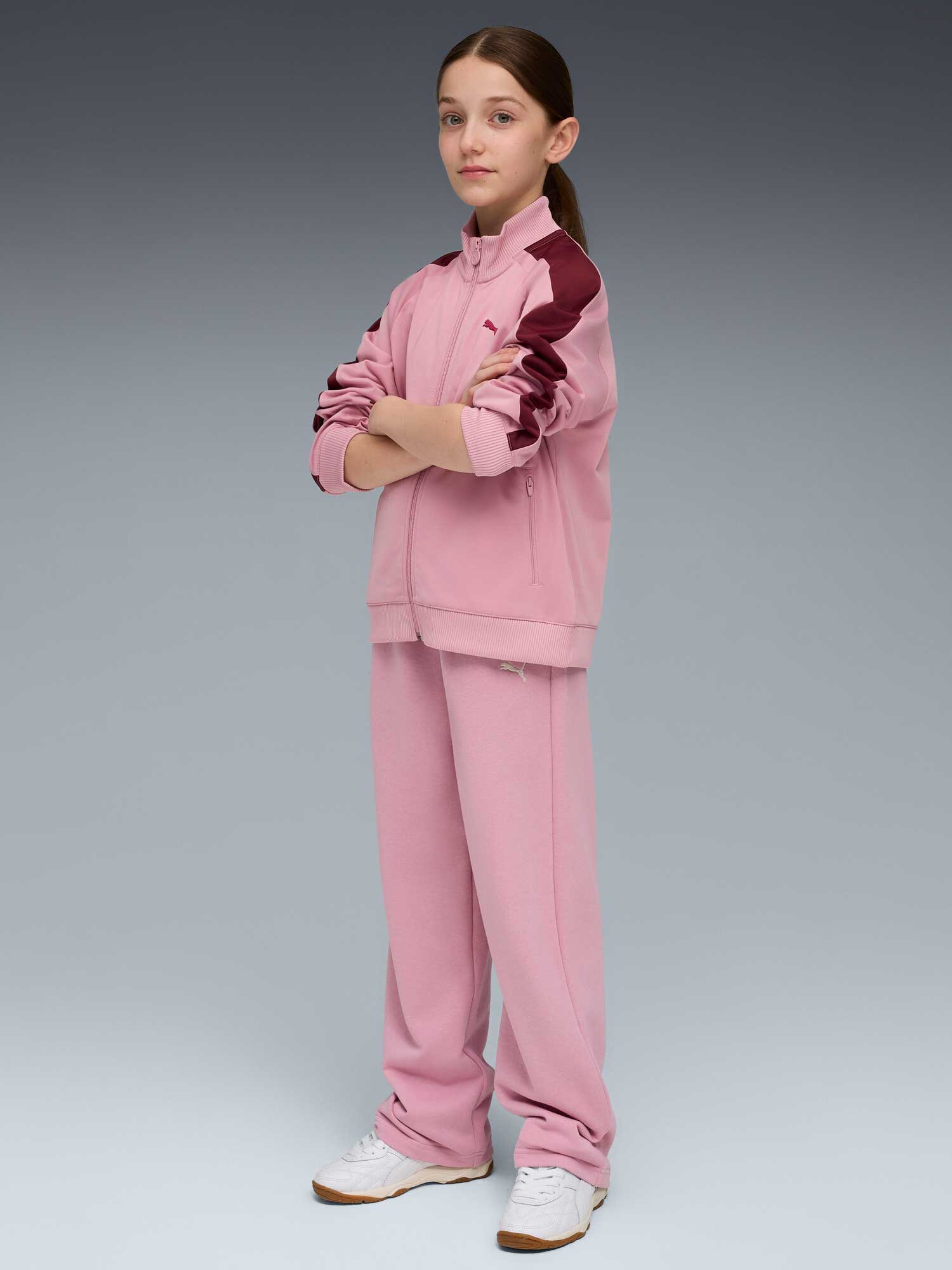 PUMA Спортно долнище WARDROBE ESS Relaxed Wide Leg Swea
