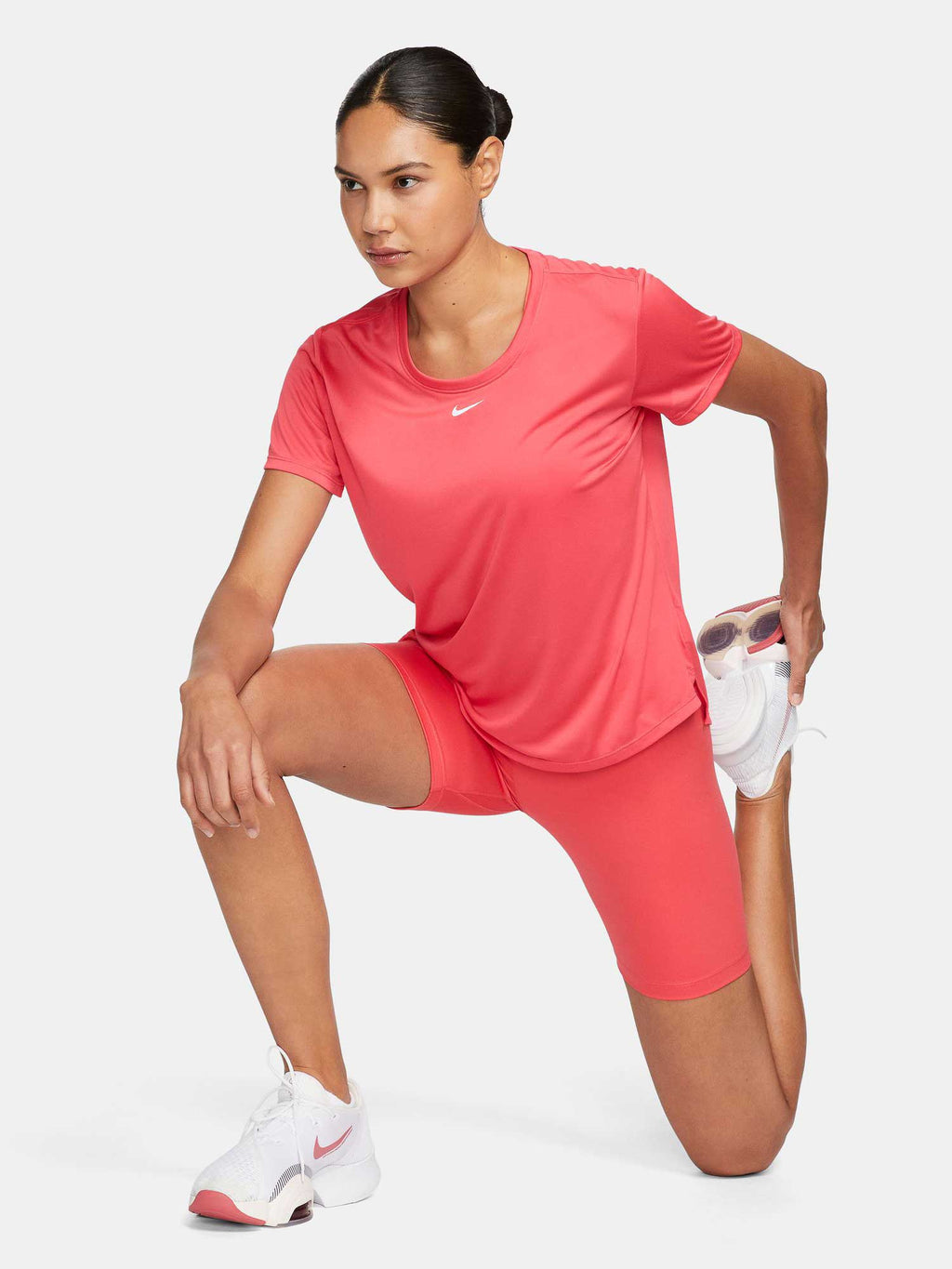 NIKE Тениска W ONE DF SS STD TOP
