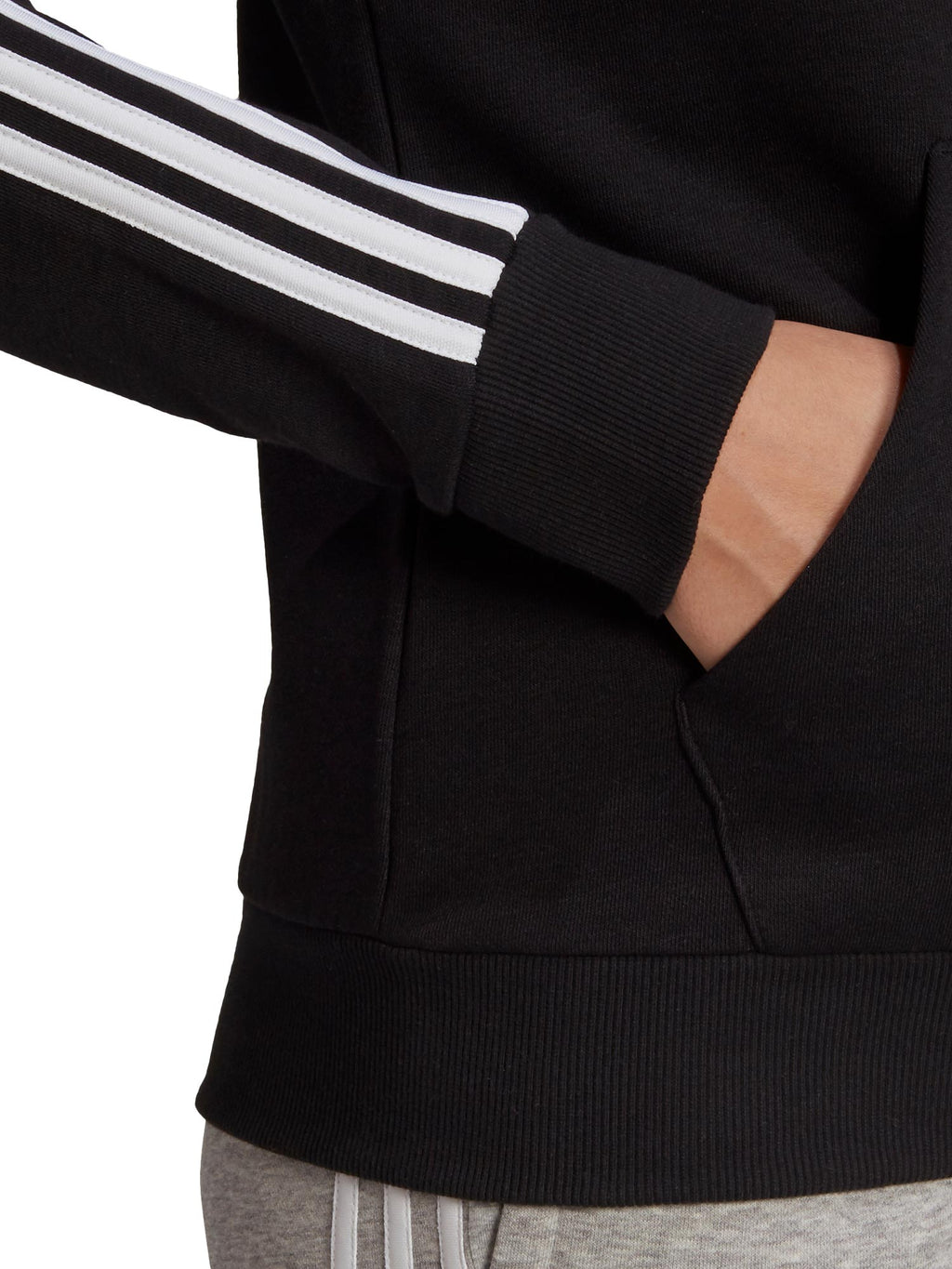 ADIDAS SPORTSWEAR Суитшърт Essentials