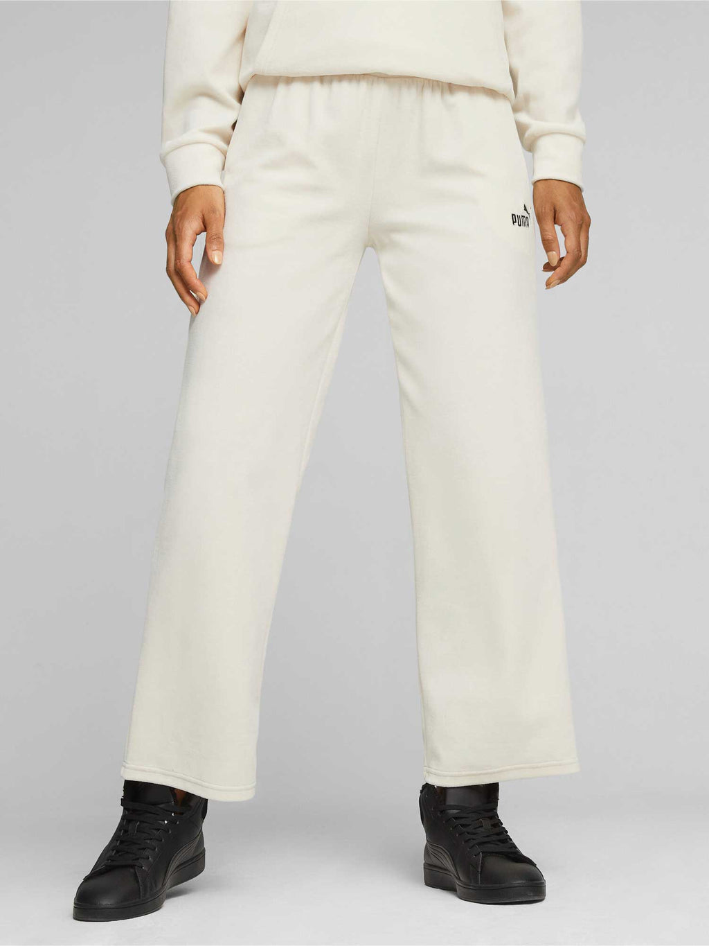 PUMA Спортно долнище ESS ELEVATED Velour Straight Pants