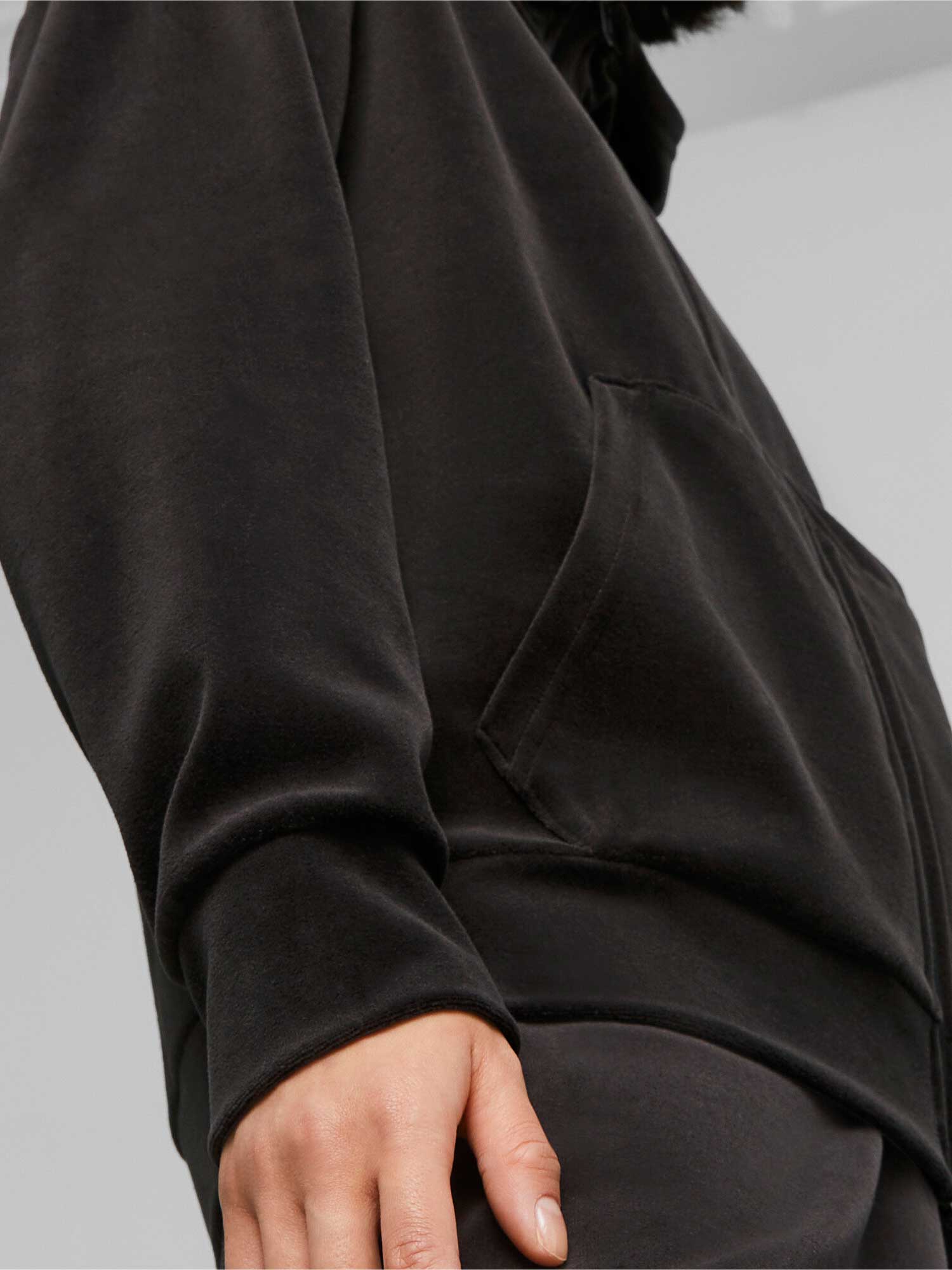 PUMA Суитшърт ESS ELEVATED Velour