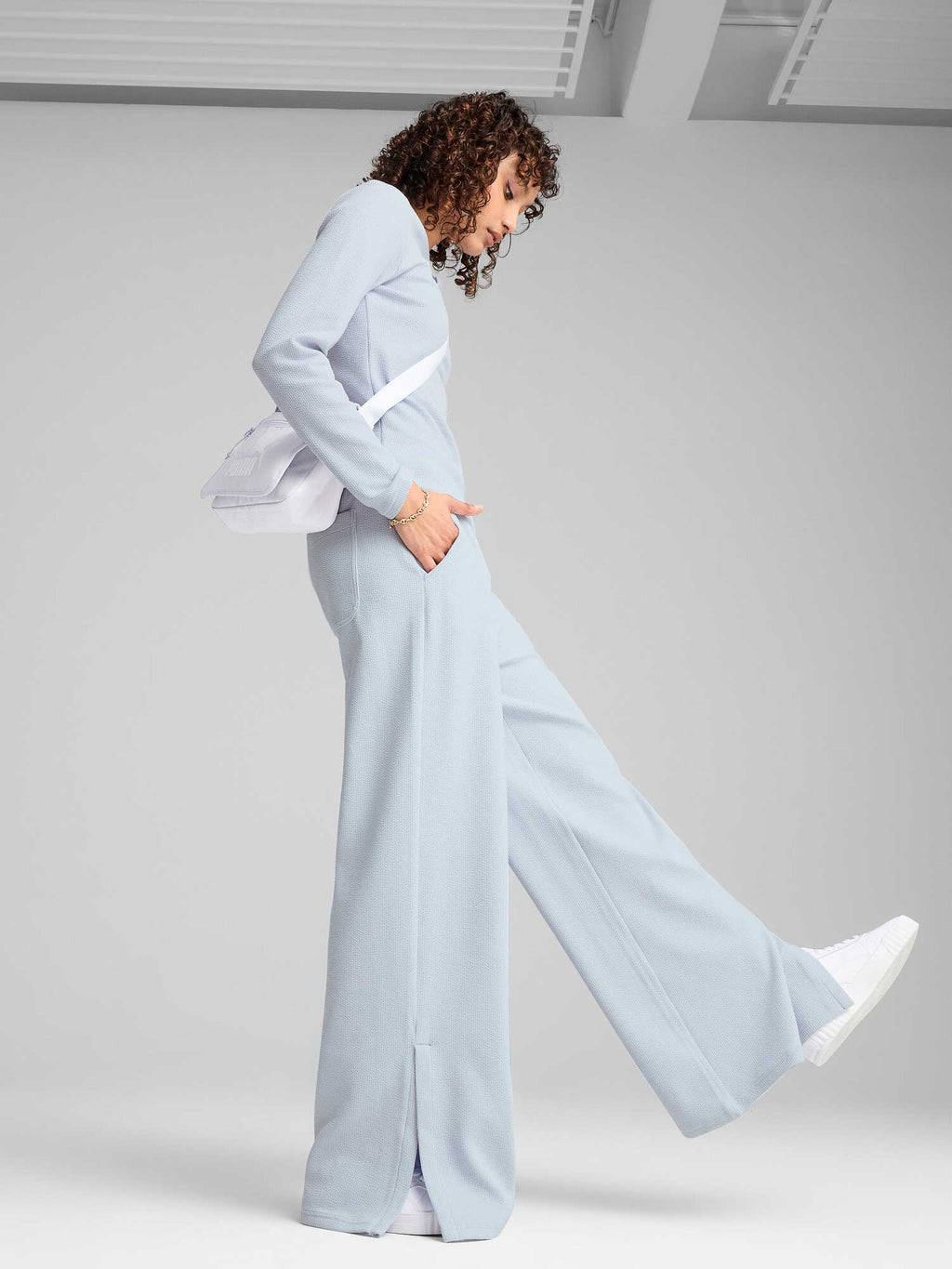 PUMA Спортно долнище HER High-Waist Sweatpants TR op