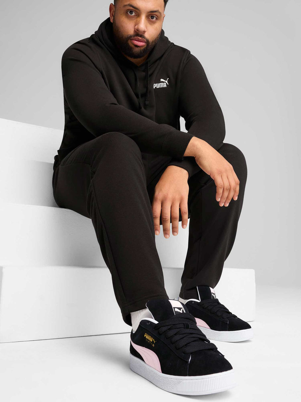 PUMA Спортно долнище ESS No. 1 Logo Sweatpants TR op