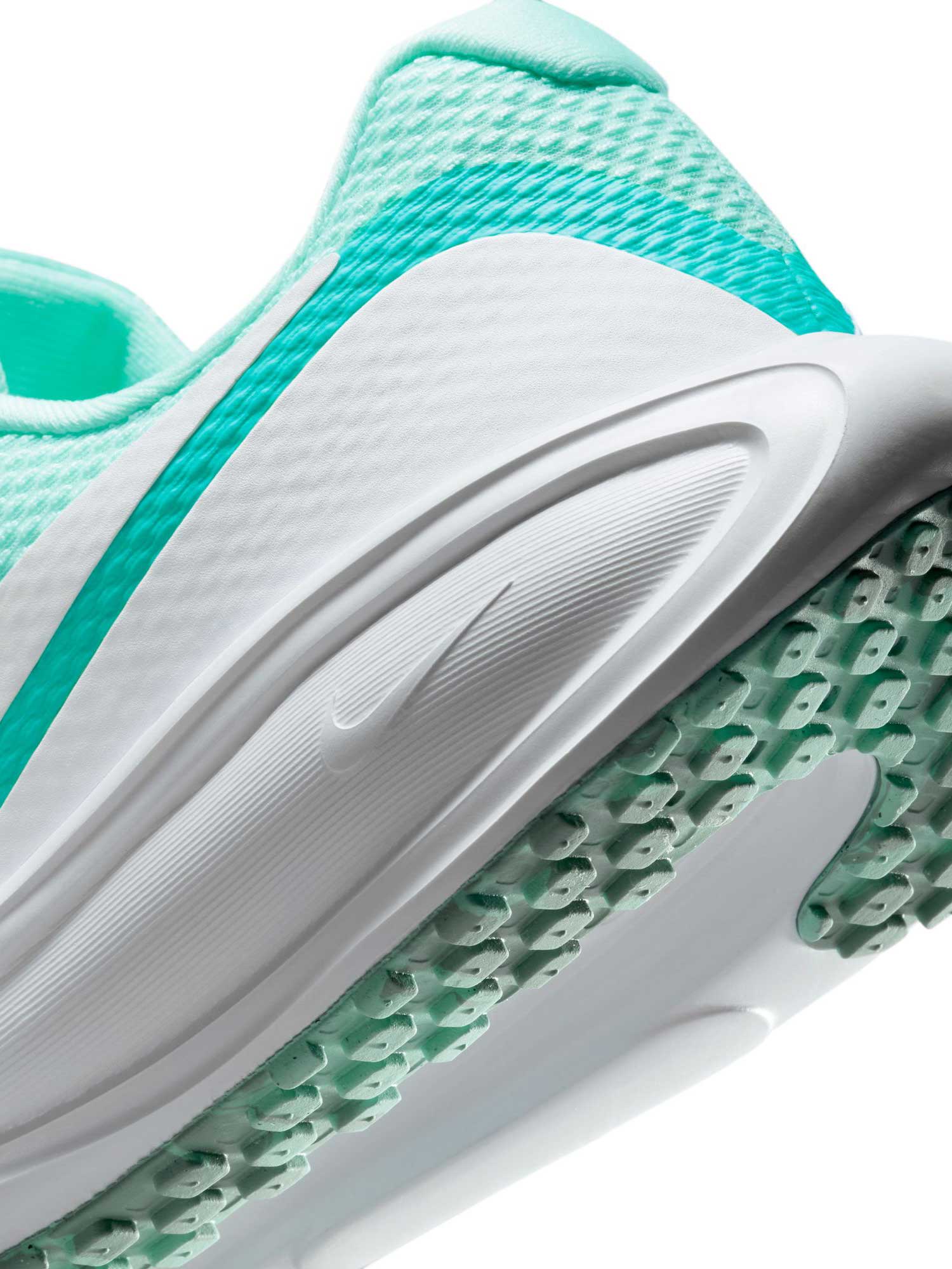 NIKE Обувки W REVOLUTION 8