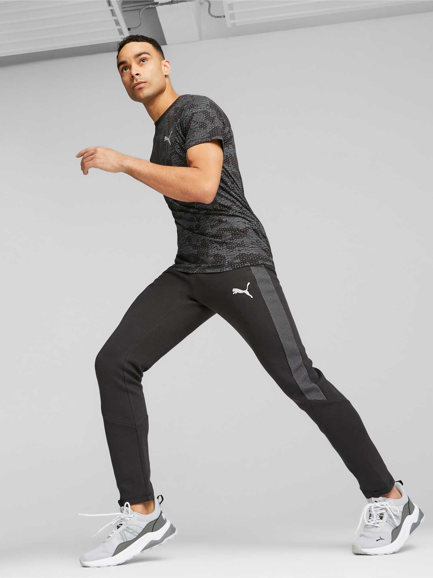 PUMA Спортно долнище EVOSTRIPE Pants DK