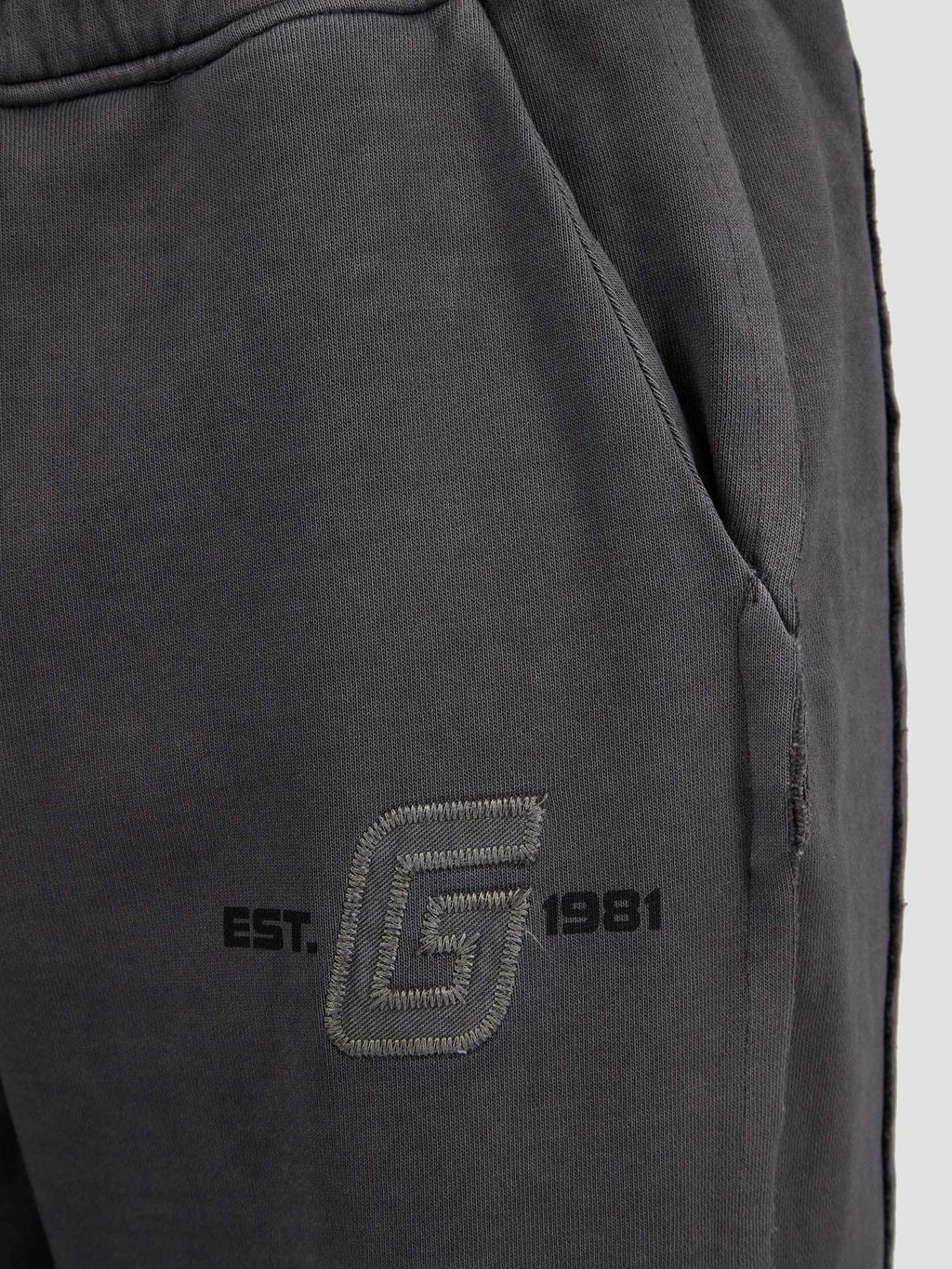 GUESS Спортно долнище GONDOUR CUFFED PANT