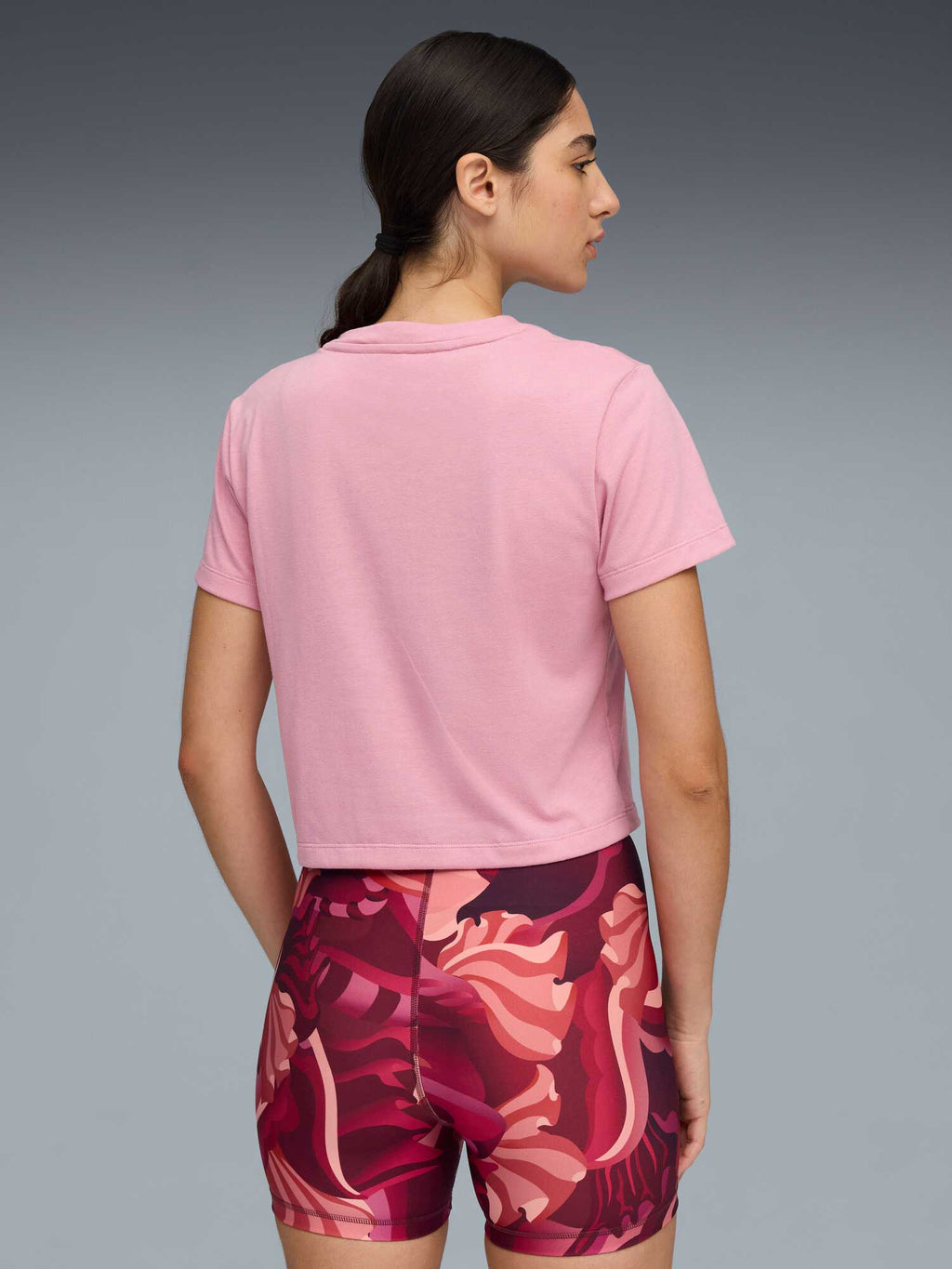 PUMA Тениска W FLORAL RIBBON FASHION GRAPHIC TEE