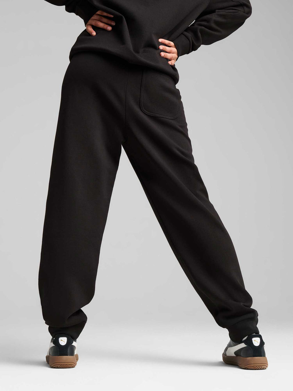 PUMA Спортно долнище HER High-Waist Sweatpants cl