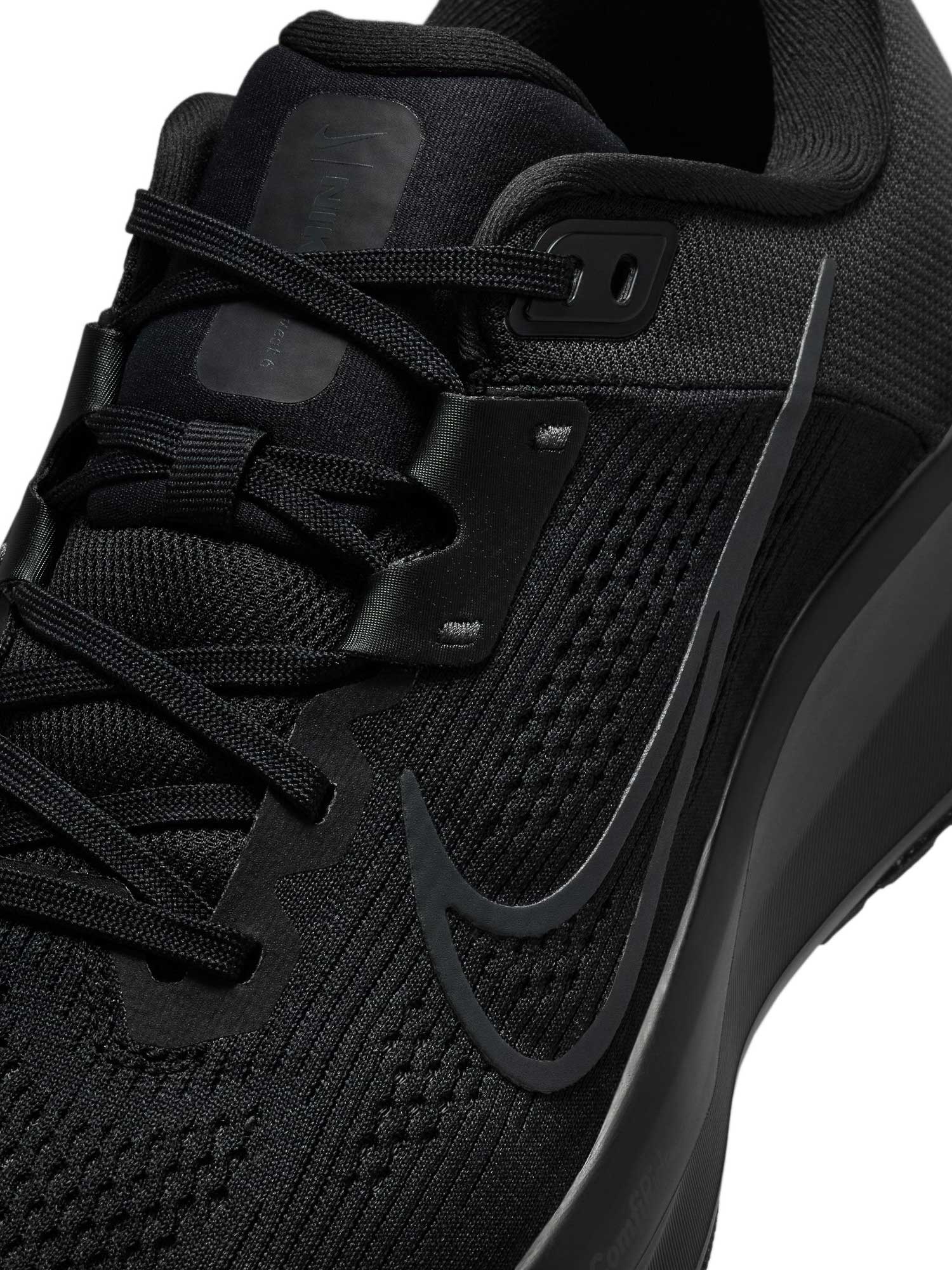 NIKE Обувки QUEST 6