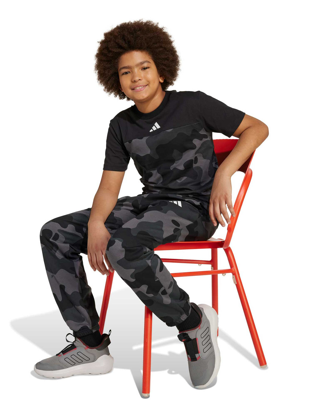 ADIDAS SPORTSWEAR Спортно долнище Seasonal Essentials Camo Fleece