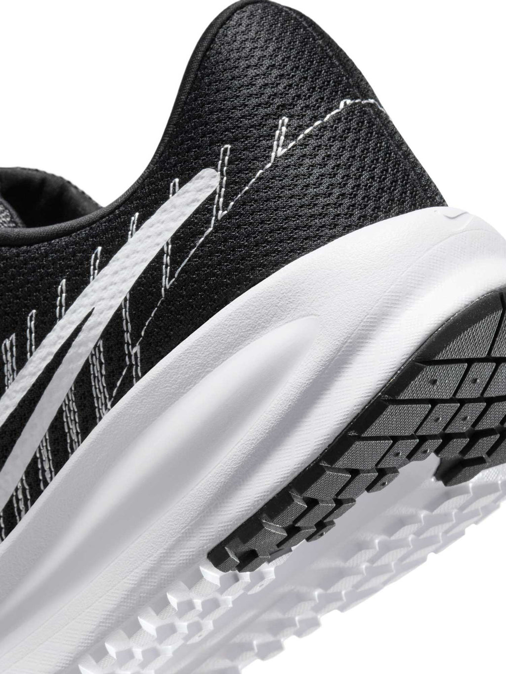 NIKE Обувки RUN DEFY