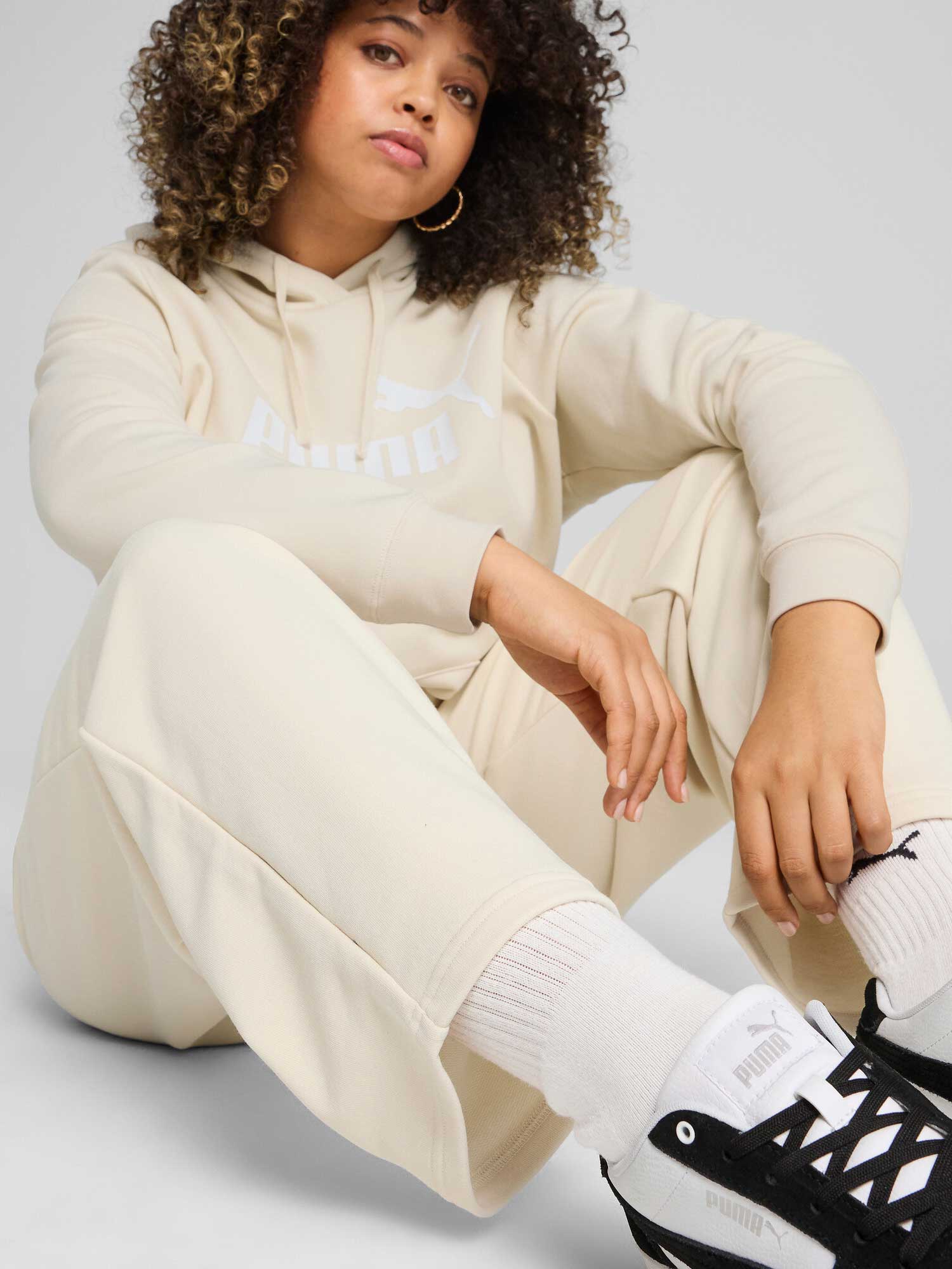 PUMA Спортно долнище ESS Small No. 1 Logo