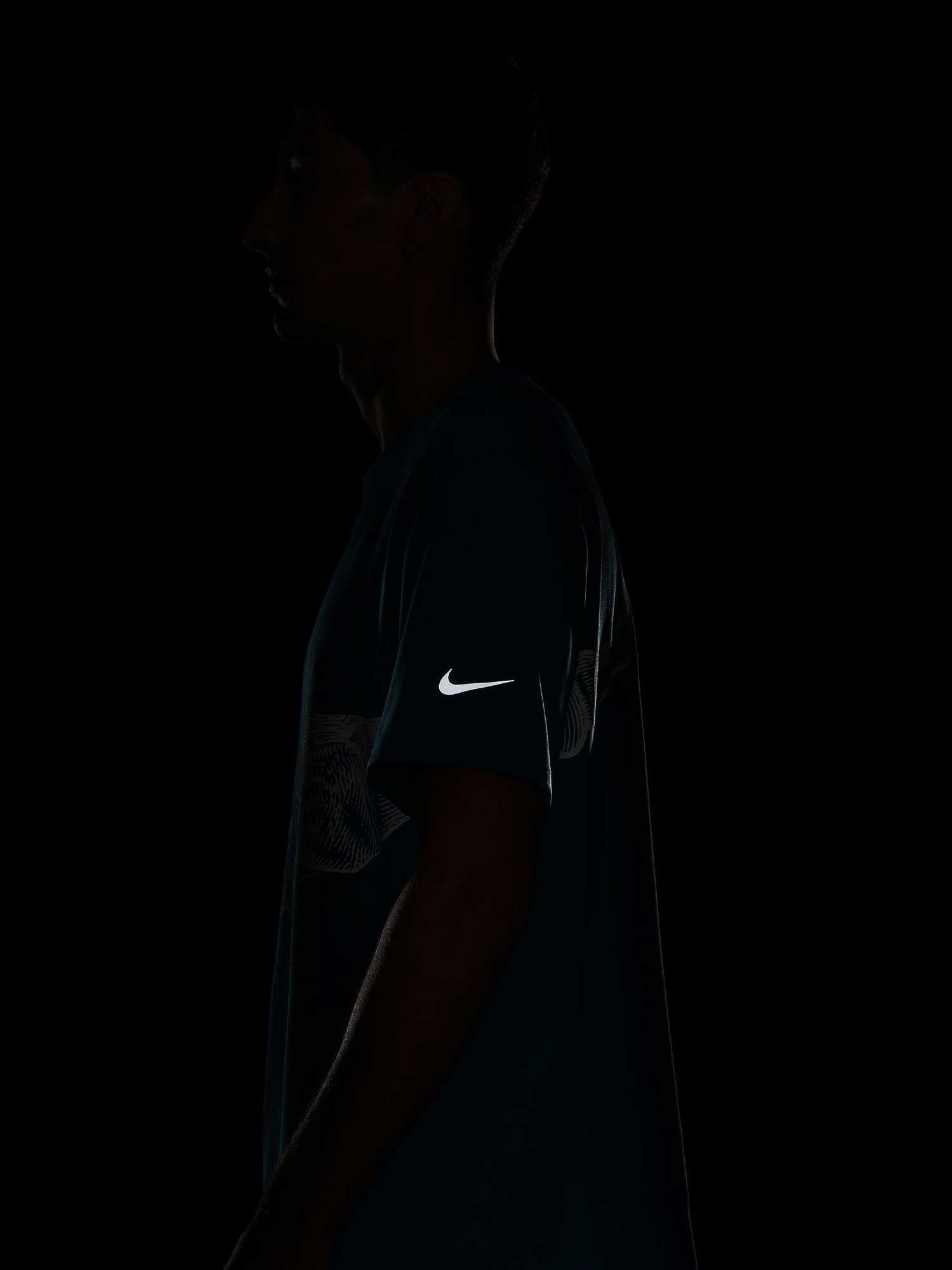 NIKE Тениска M NK DF UV RUN DVN MILER SS GX