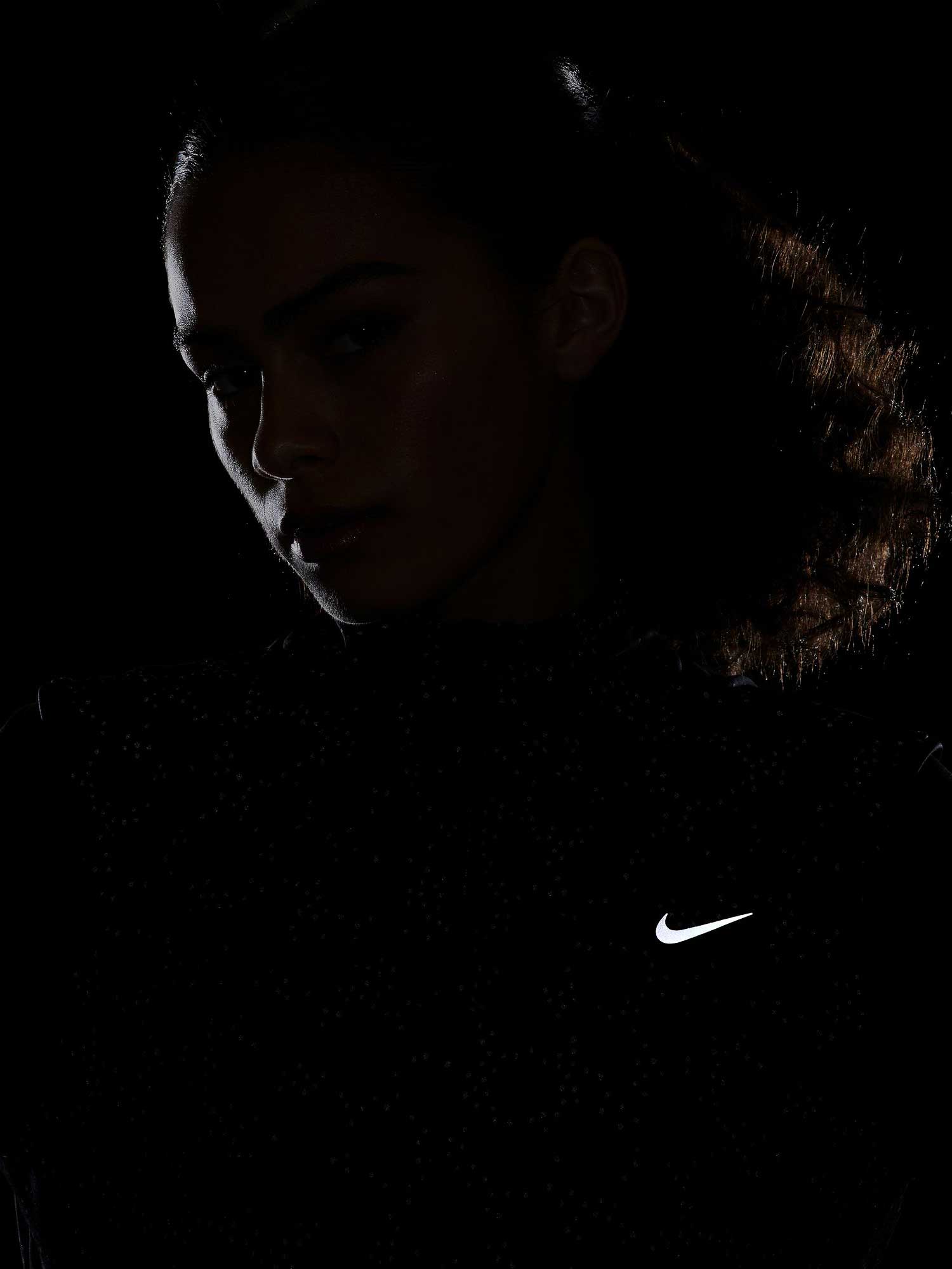 NIKE Блуза W NK SWIFT ELMNT SSNL NVLTY