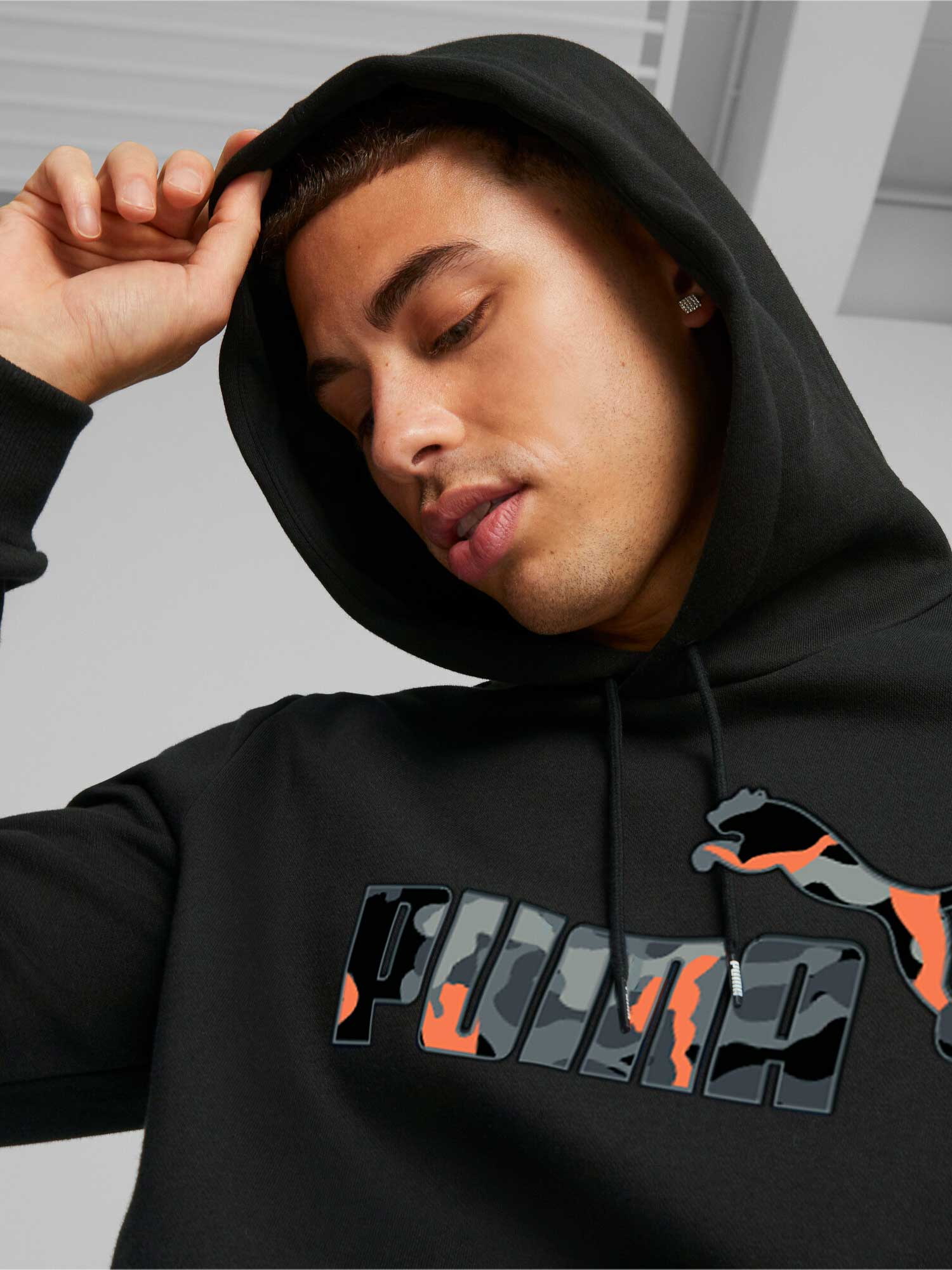 PUMA Суитшърт ESS+ CAMO Graphic Hoodie FL