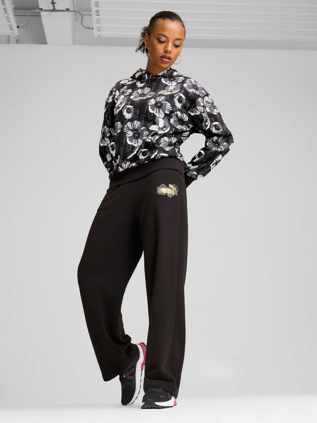 PUMA Спортно долнище ESS+ Class Act Pants TR