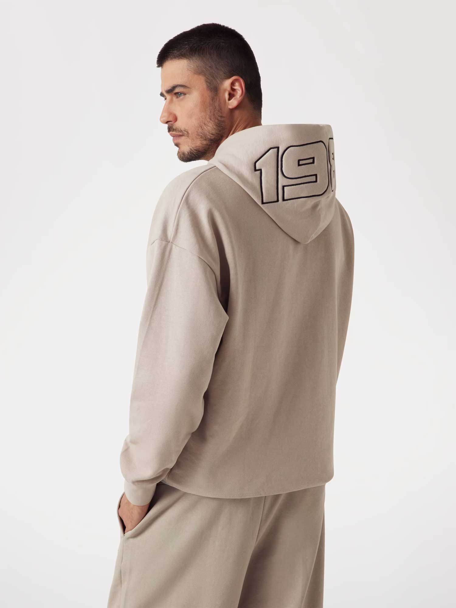 GUESS Суитшърт MENTORE HOODIE SWEAT
