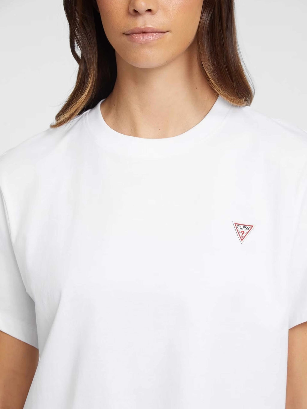 GUESS JEANS Тениска GJ SS CN BOXY MINI TRIANG TEE
