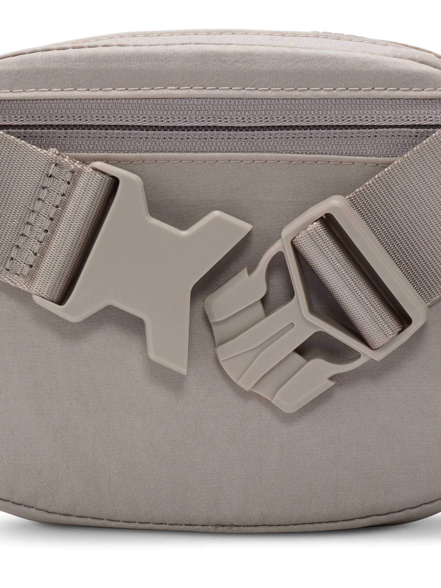 NIKE Чанта NK AURA WAISTPACK