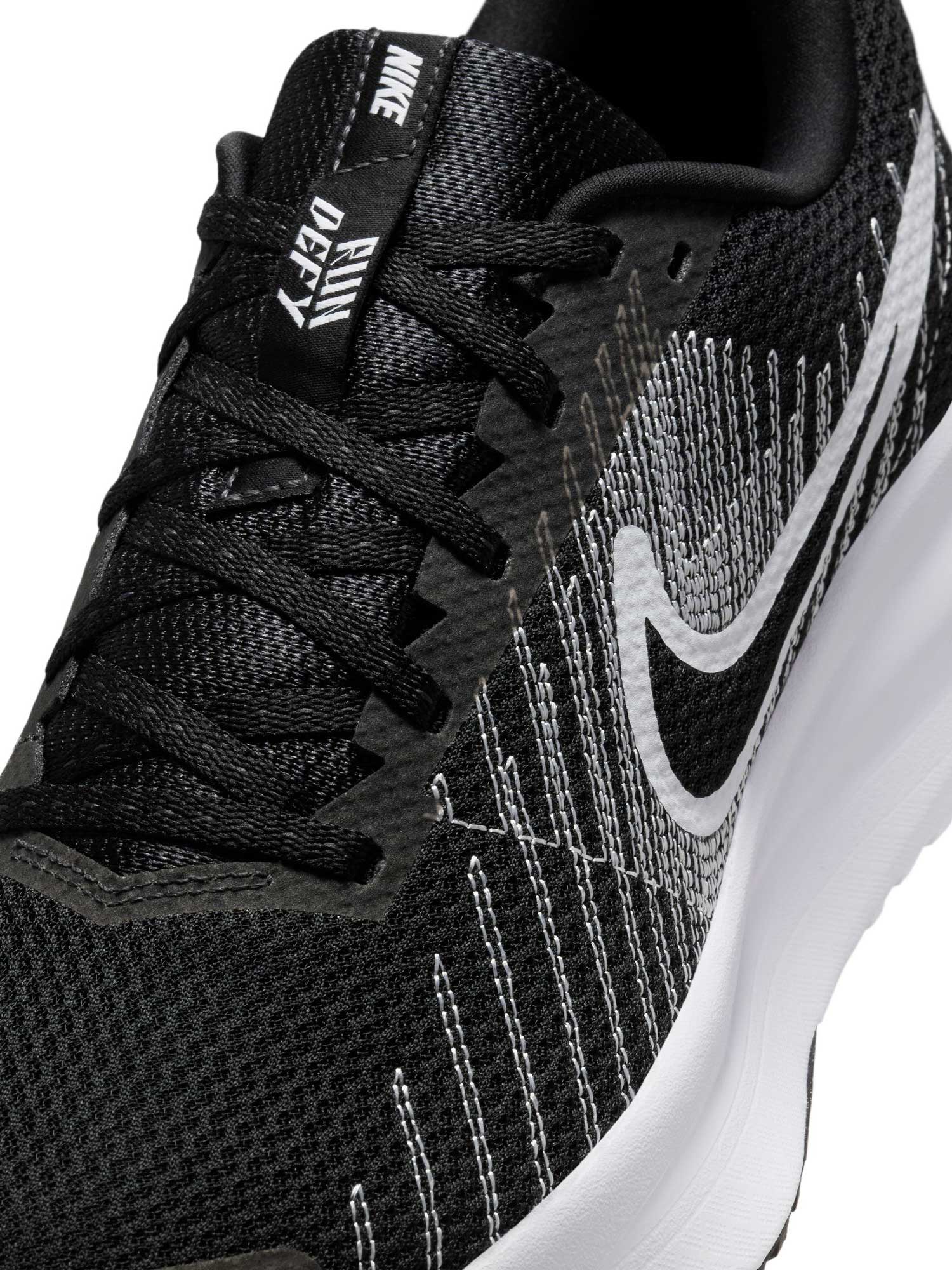NIKE Обувки RUN DEFY