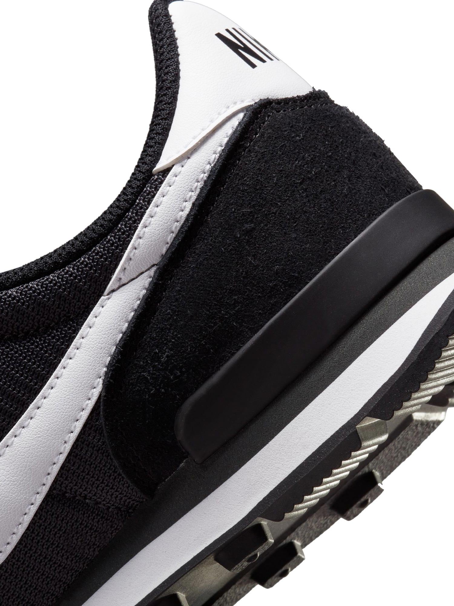 NIKE Обувки W INTERNATIONALIST