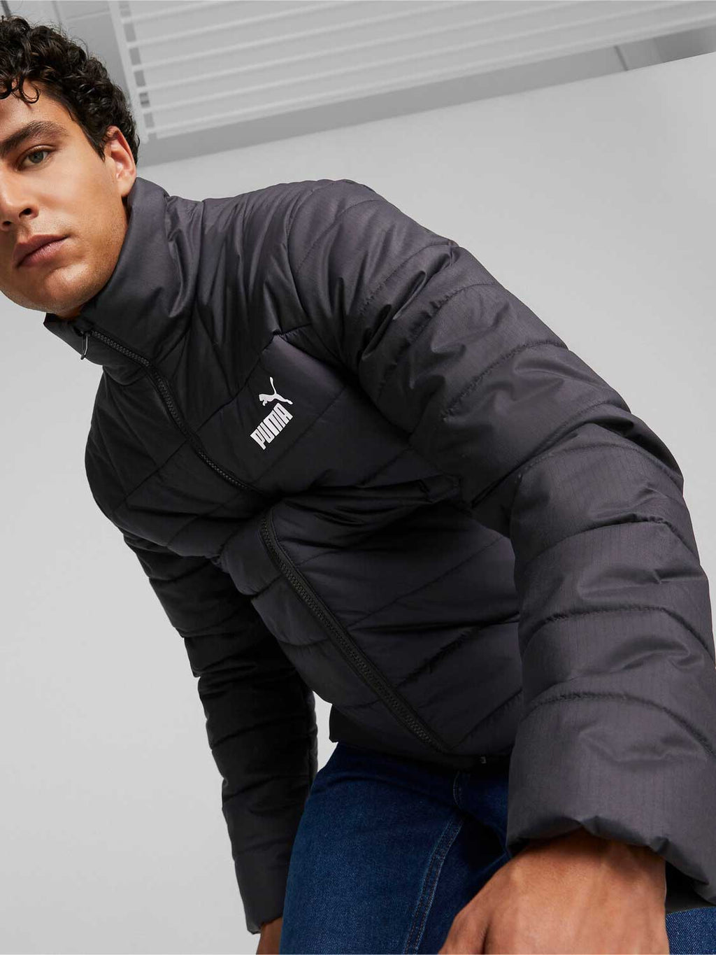 PUMA Яке ESS+ Padded