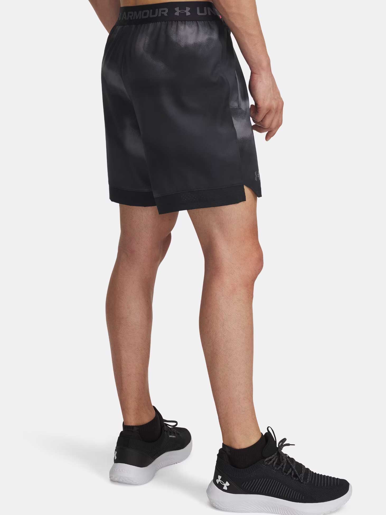 UNDER ARMOUR Къси панталони UA Vanish Woven 6in Prnt Sts