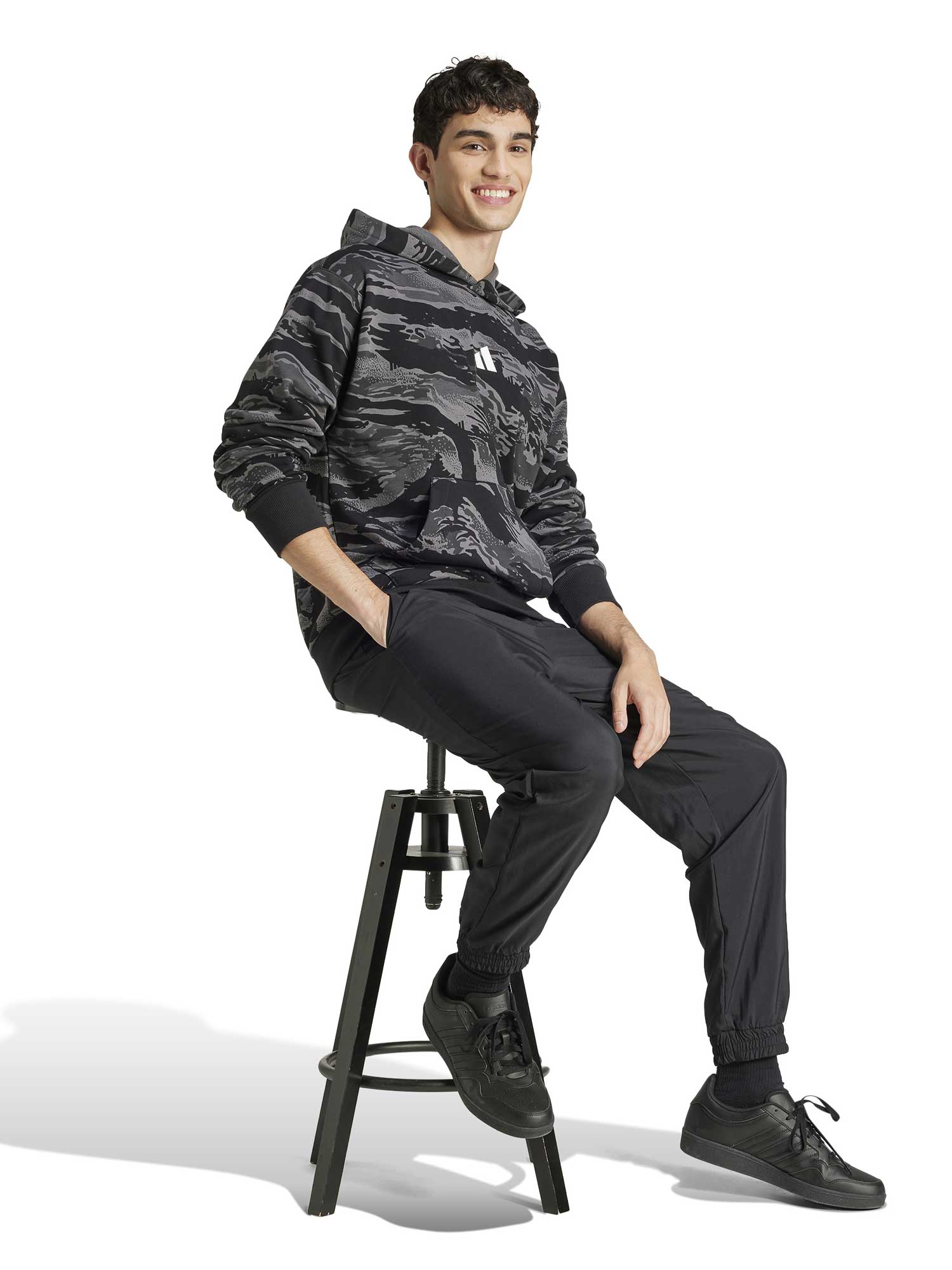 ADIDAS SPORTSWEAR Суитшърт Seasonal Essentials Camo Hoodie