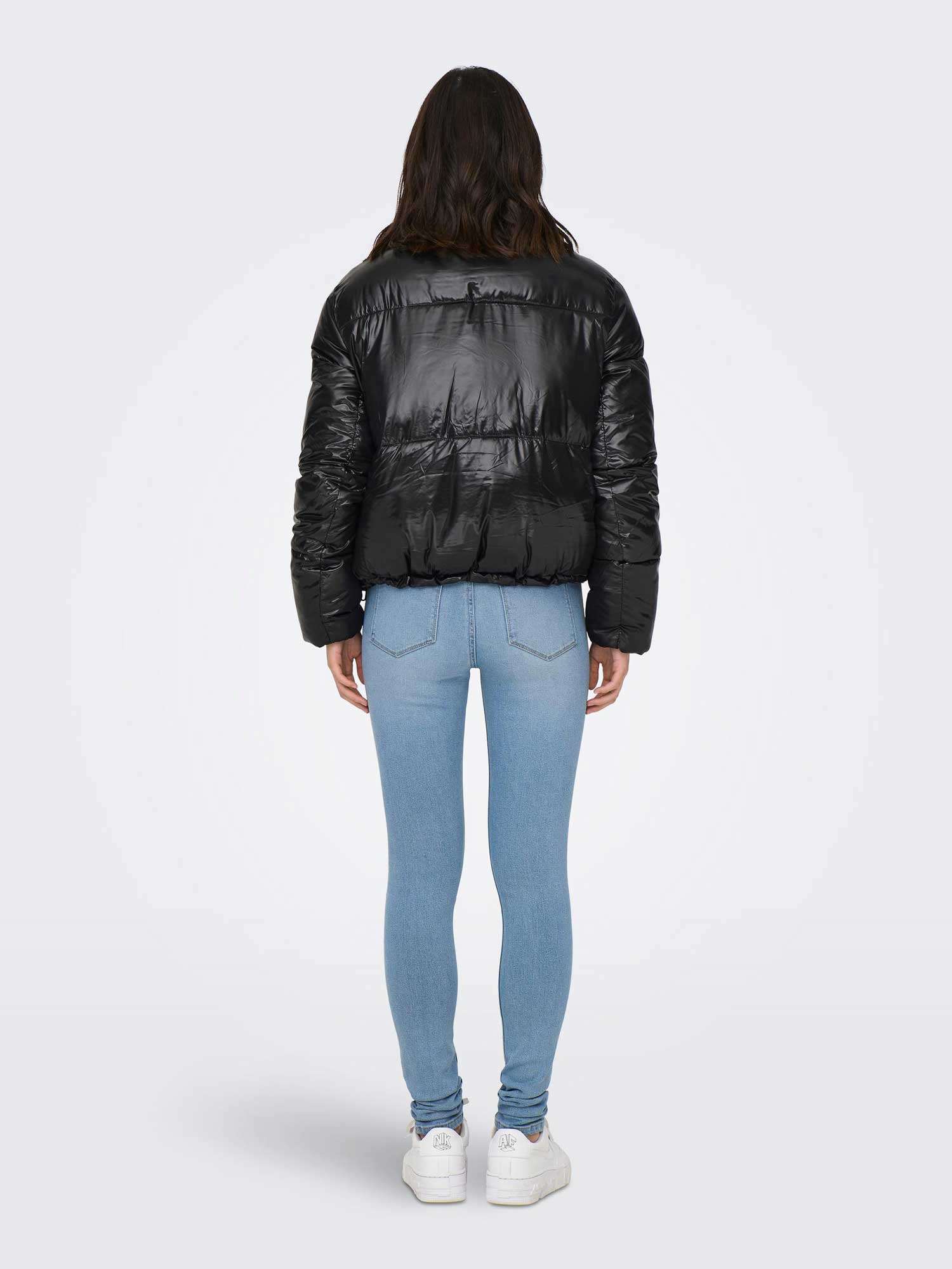 ONLY Яке ONLSKY SHORT PUFFER CC OTW