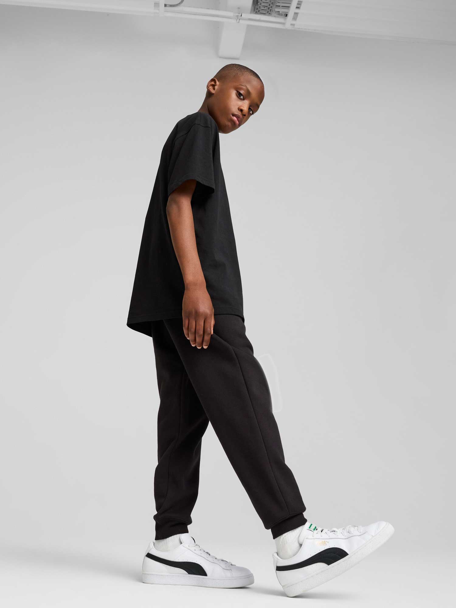 PUMA Спортно долнище ESS No. 1 Logo Sweatpants FL B