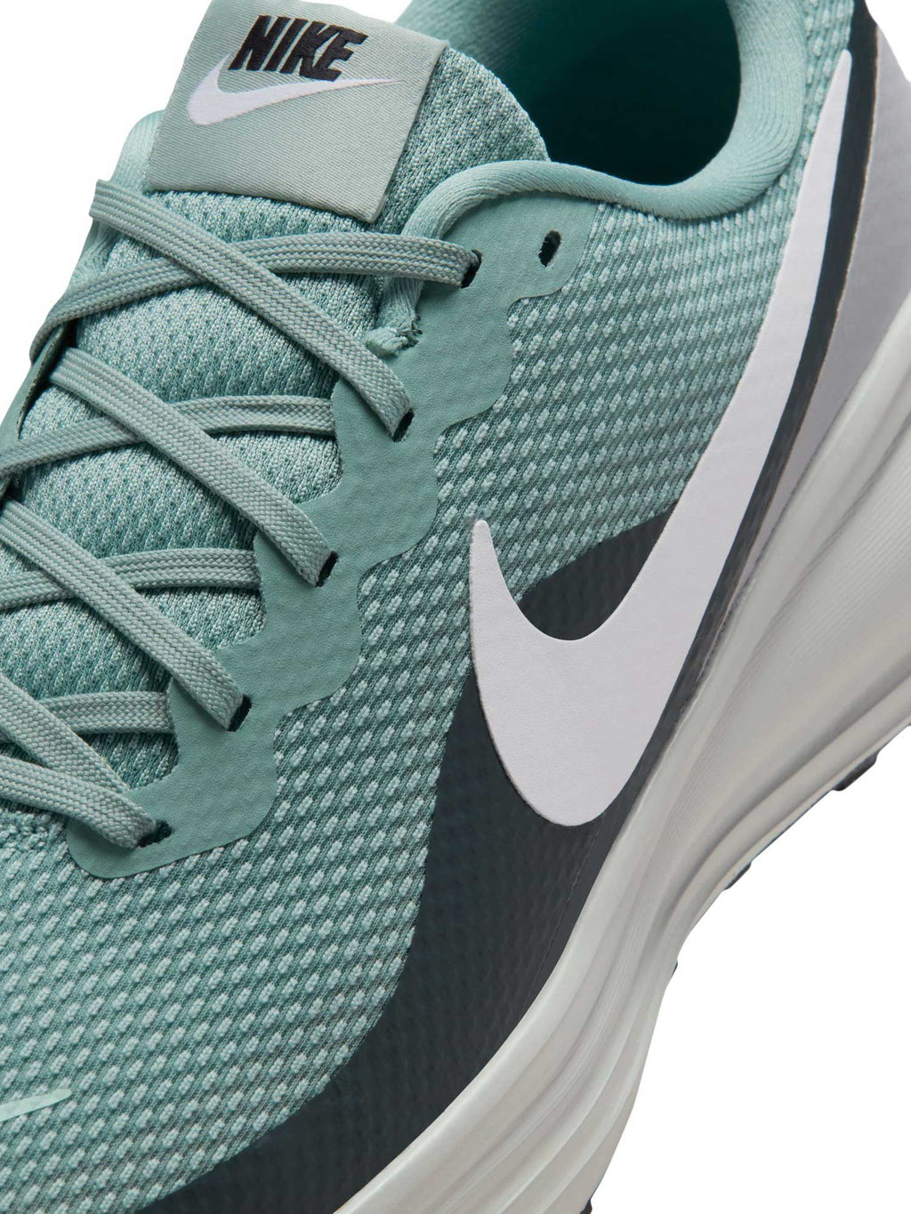 NIKE Обувки REVOLUTION 8