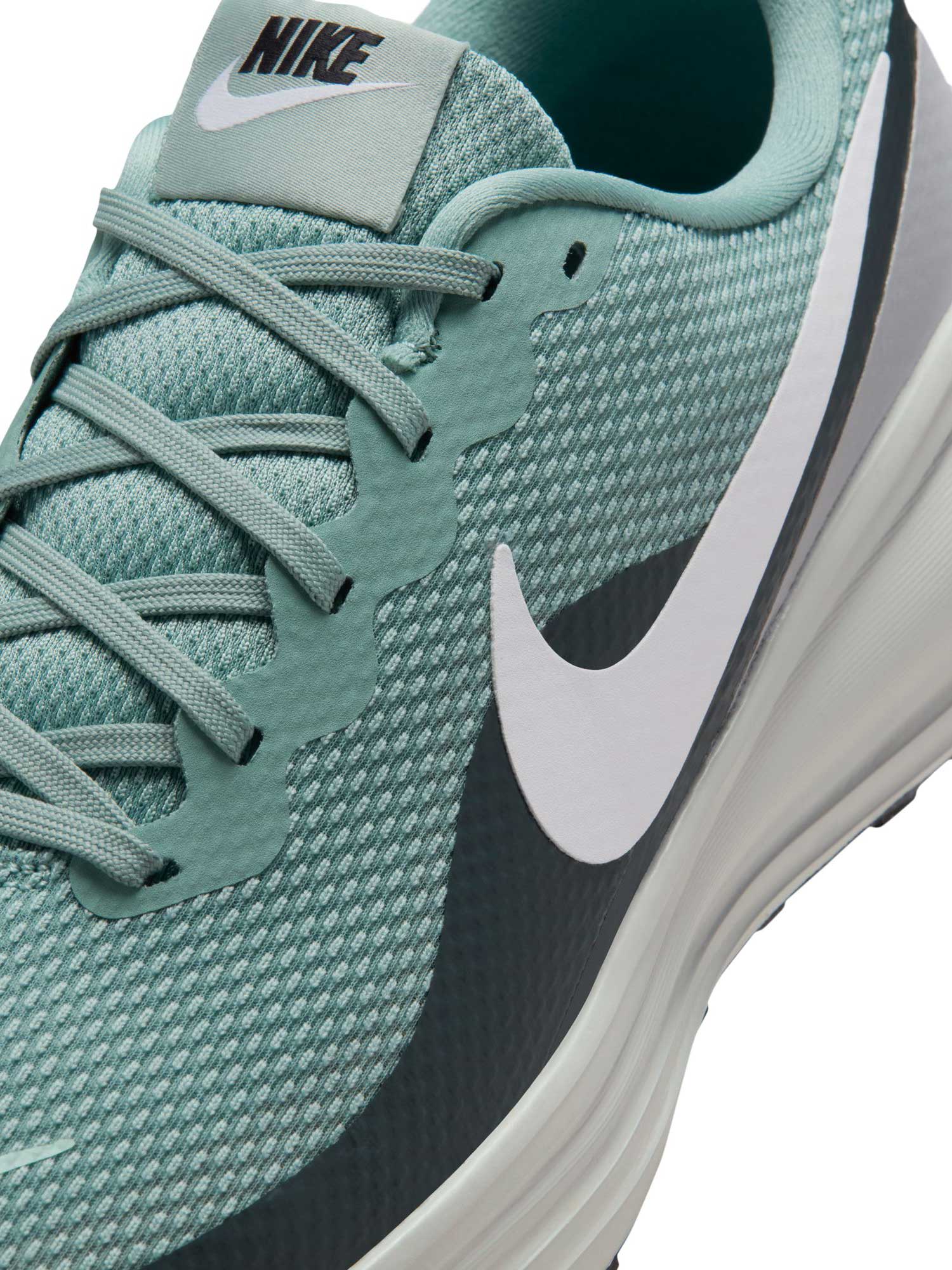 NIKE Обувки REVOLUTION 8